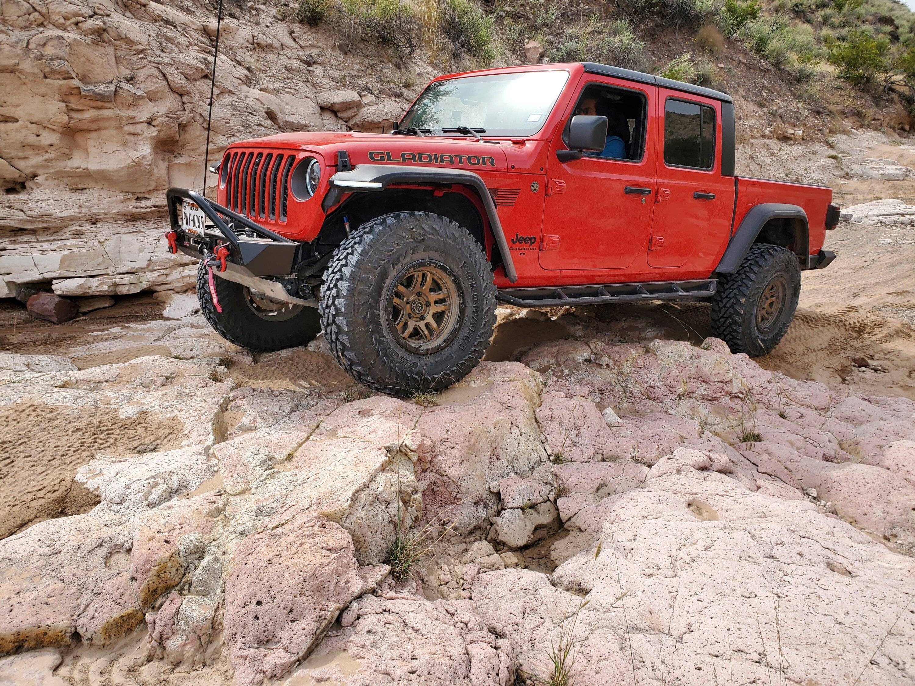 Jeep Gladiator Looking for recommendations on rock sliders 20221014_113657
