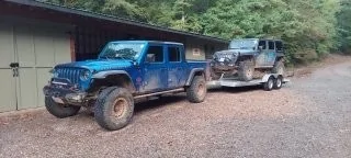 Jeep Gladiator Mojave vs Scout 06B71D7A-6F21-43AE-8460-23C11151247A_4_5005_c
