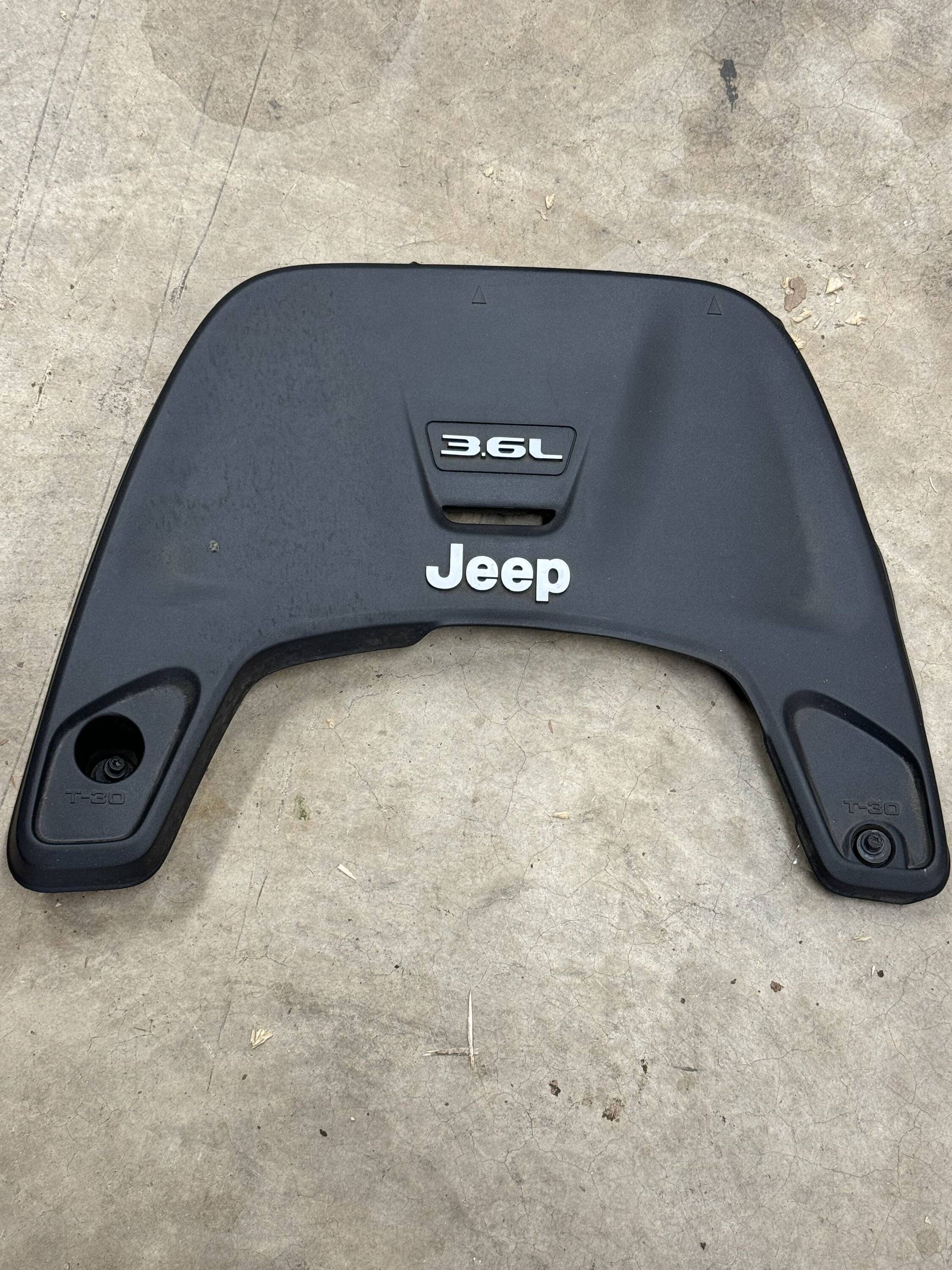 Jeep Gladiator 3.6L engine cover - $100 IMG_2122