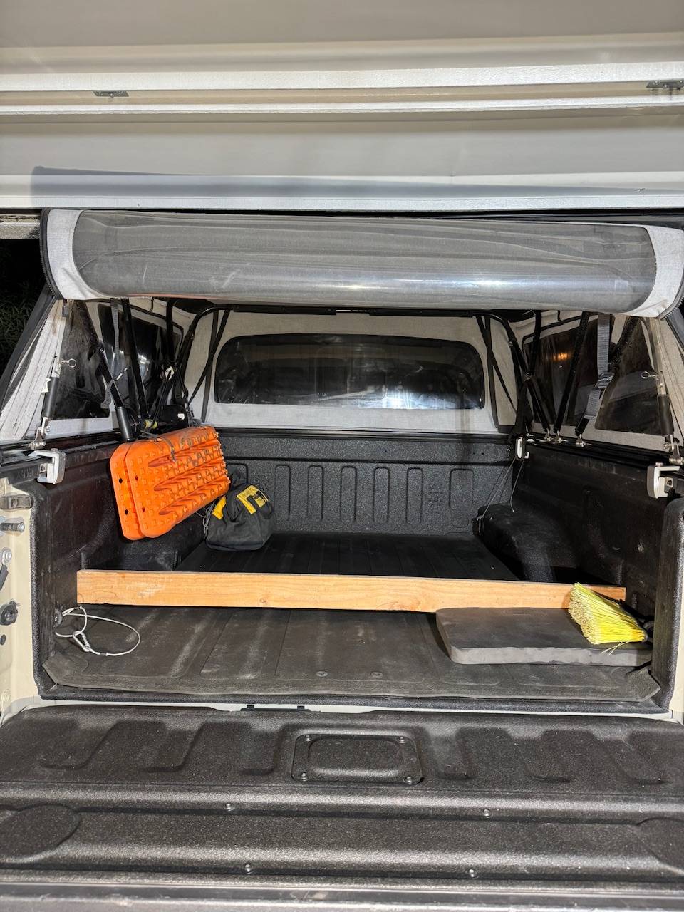 Jeep Gladiator Outlander softopper by Agri-cover Inc. (ACI products) IMG_2706