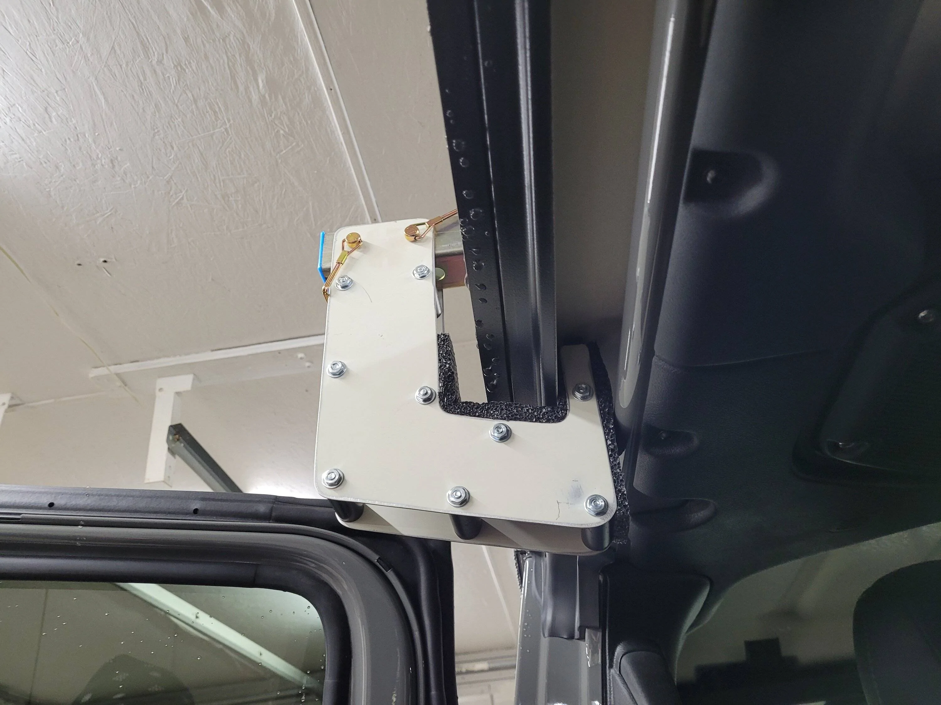 Jeep Gladiator Gladiator top removal - best way to remove myself? 20240213_104416