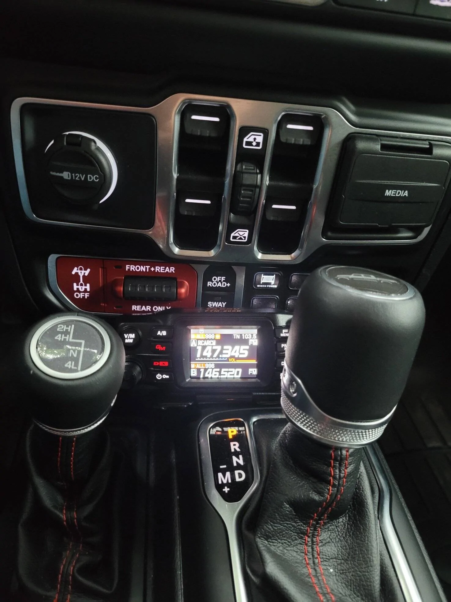Jeep Gladiator Lest see your CB/HAM/GMRS radio install. FTM200
