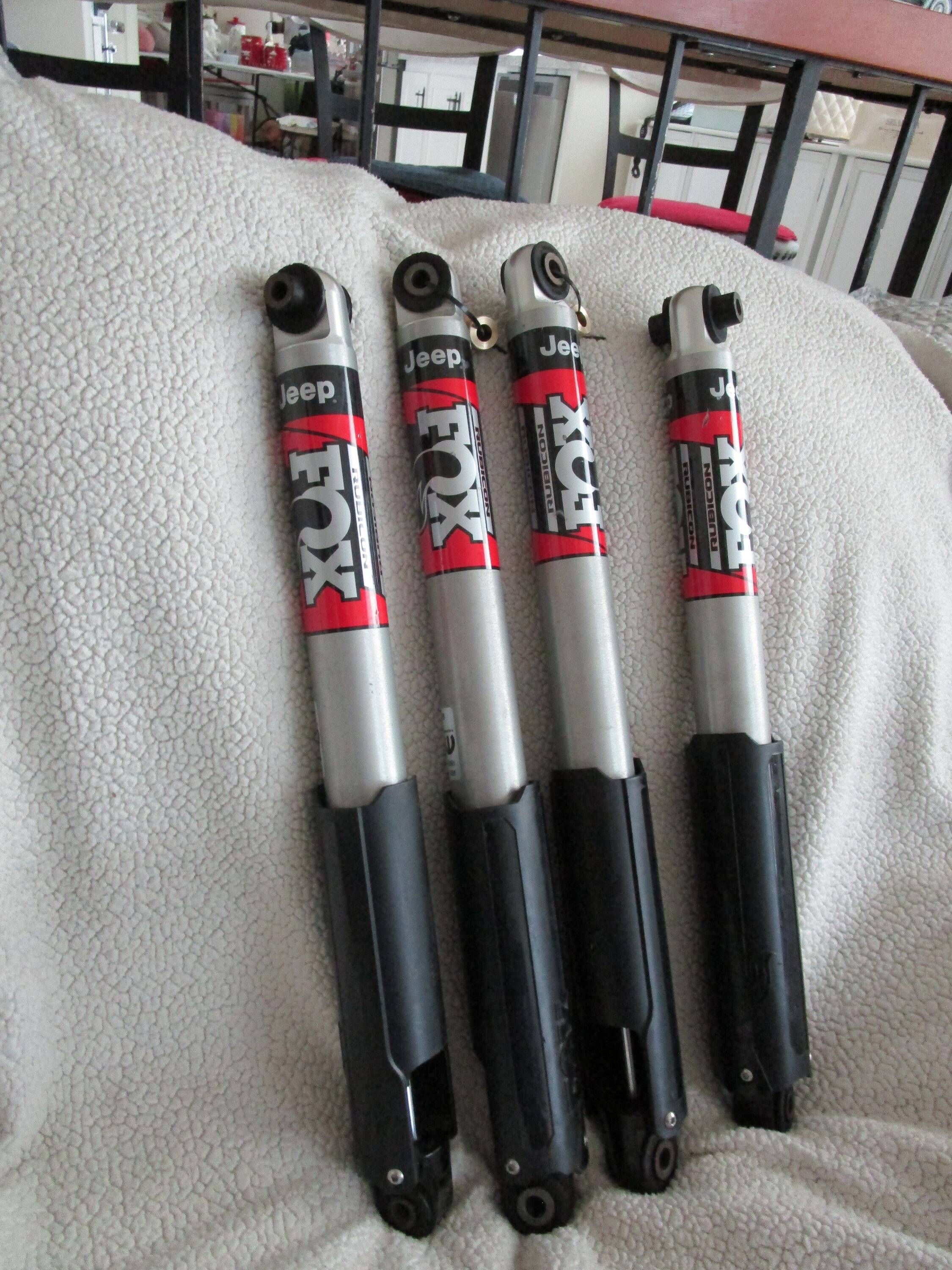 Jeep Gladiator Rubi shocks on stock suspension IMG_1993.JPG