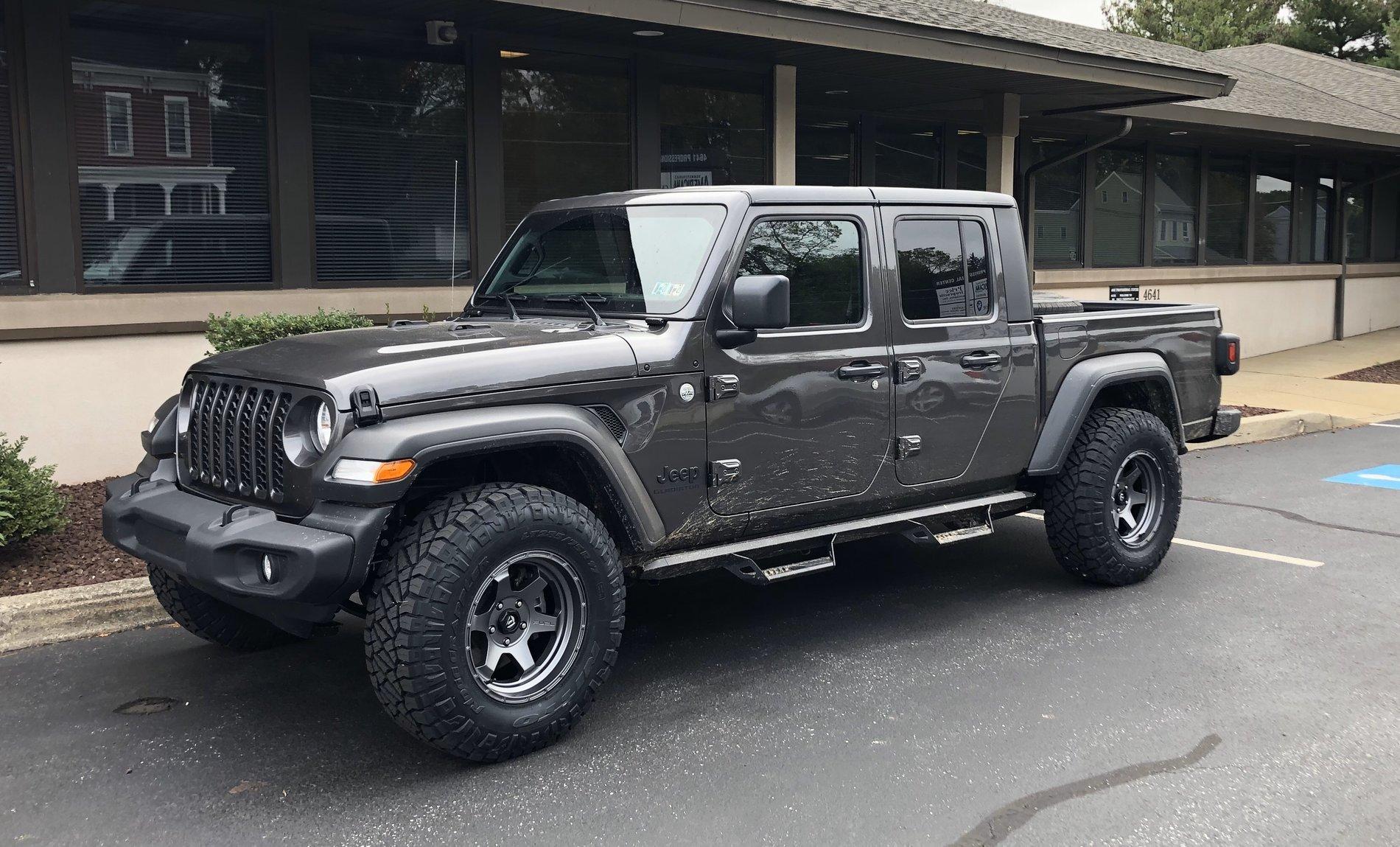 Jeep Gladiator Anyone else running 285/75 r18 on stock wheels? 2019-10-01_jpe