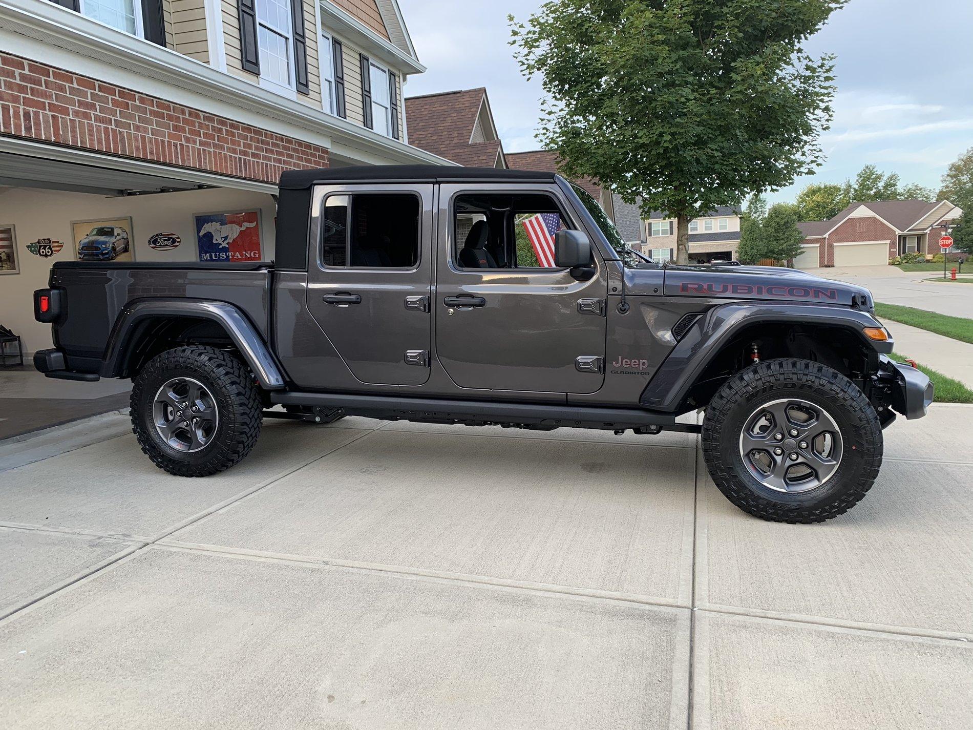 Jeep Gladiator GRANITE CRYSTAL JT Gladiator Club CCE9ACF9-F594-4188-A951-3FD60A5C5589