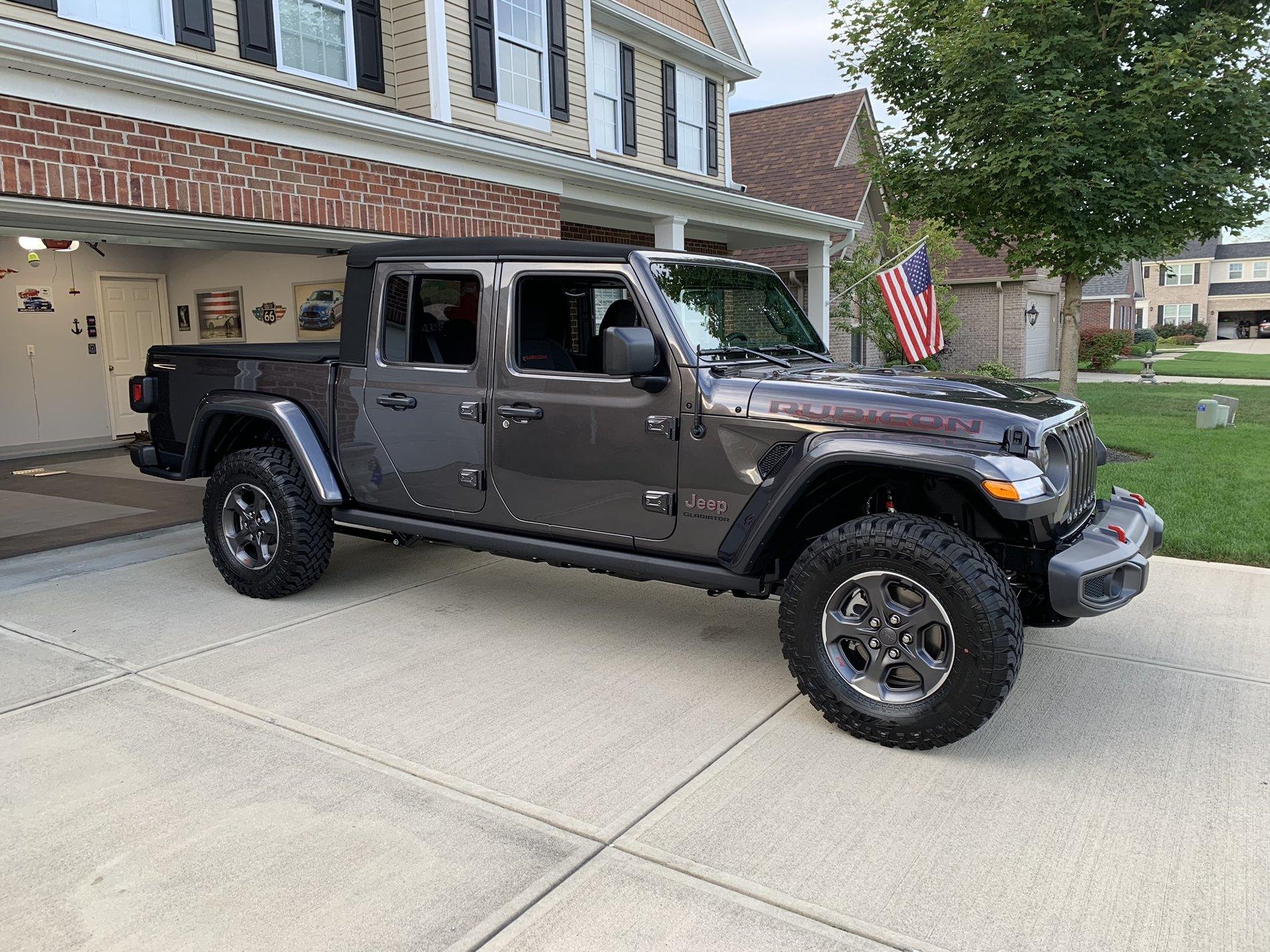 Jeep Gladiator GRANITE CRYSTAL JT Gladiator Club D417703E-0296-4304-95F5-4E59744797D8