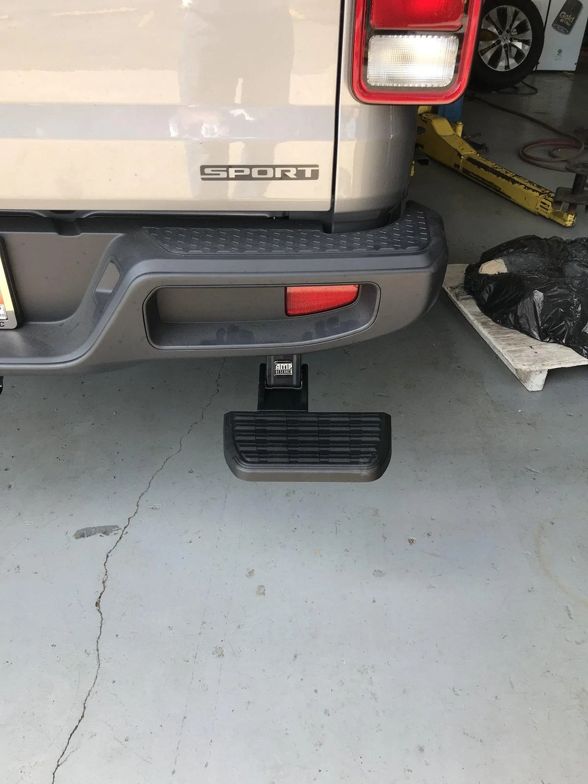 Jeep Gladiator AMP Research bed step installed C6EAA9B4-D51D-4DF6-99B5-4D6143DD7FE1