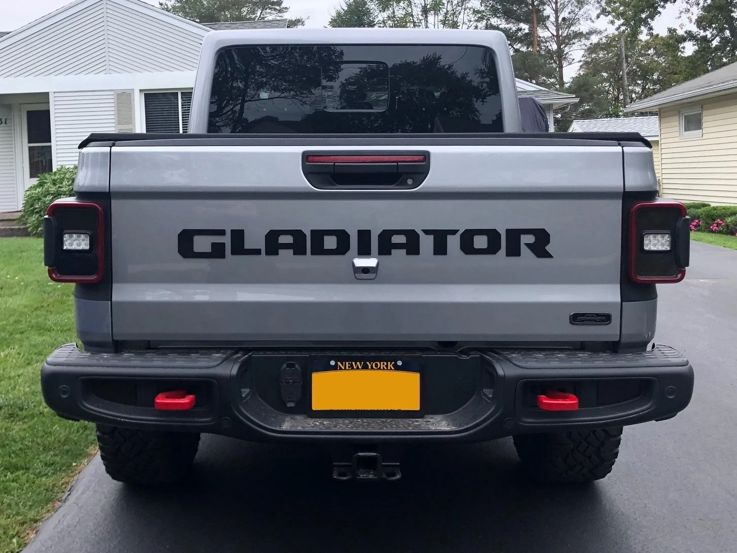 Jeep Gladiator HAUK TAILGATE GLADIATOR LETTERING IMG_9482 (1)