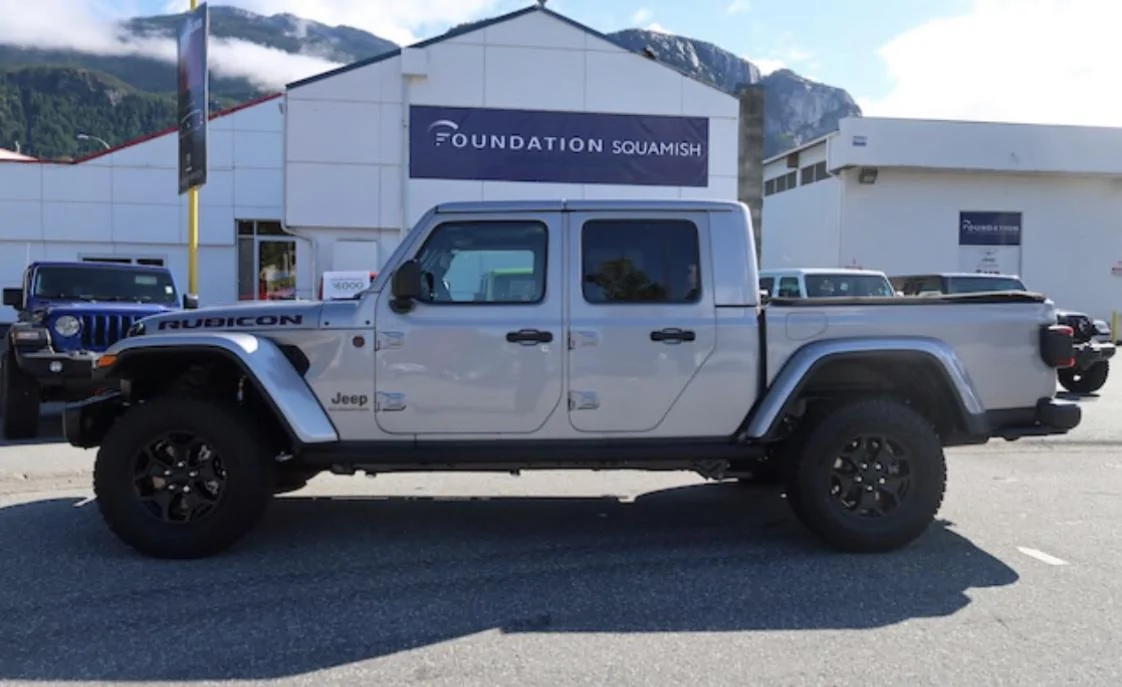 Jeep Gladiator SWAP: My Silver for your Black Freedom Top 4B1A6D27-8E2A-4BEC-8C3B-972422AFF6F5