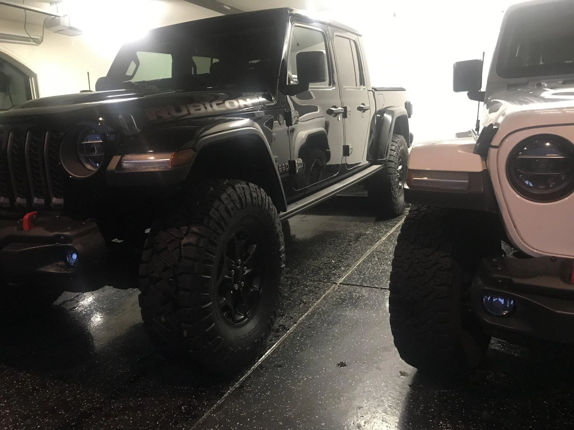 Jeep Gladiator Anyone running 37s on the base Rubicon wheel? 408F4356-C8F1-45E6-808D-335342840498