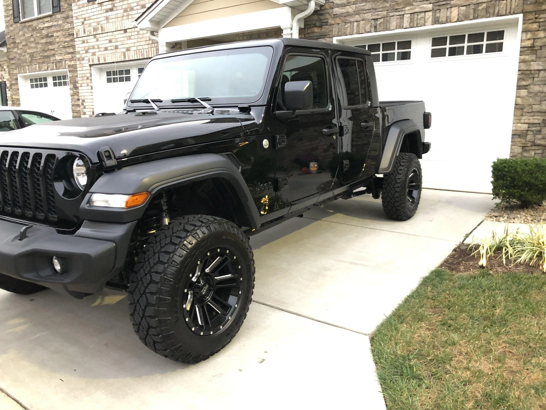 Jeep Gladiator Gladiators on Mopar 2" Lift Kit IMG_1184