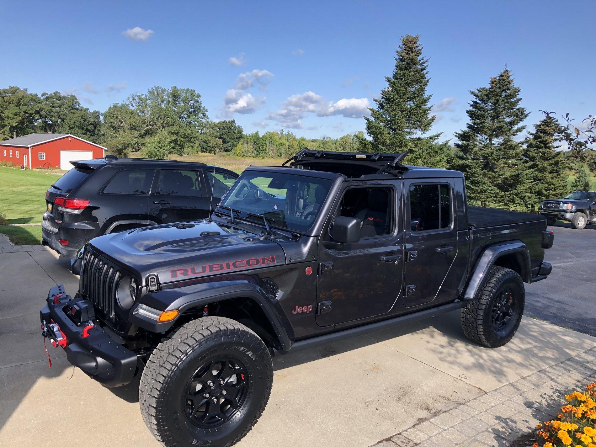 Jeep Gladiator The GCM-JTLE-OMC... Granite Crystal Metallic- JT Launch Edition- Original Motor Club 9A6563F4-EEA1-4AC6-A968-CD62D6A6262F