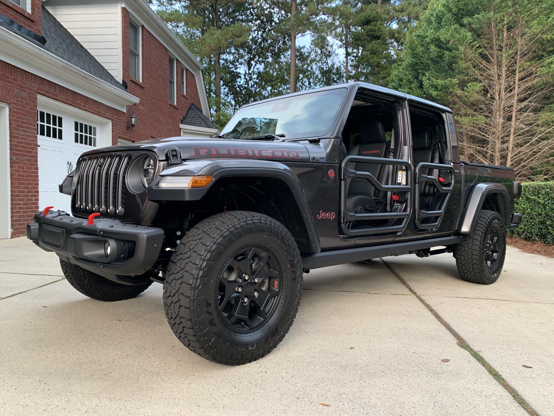 Jeep Gladiator The GCM-JTLE-OMC... Granite Crystal Metallic- JT Launch Edition- Original Motor Club A0983047-A4AF-4409-B42B-859EBE02C874