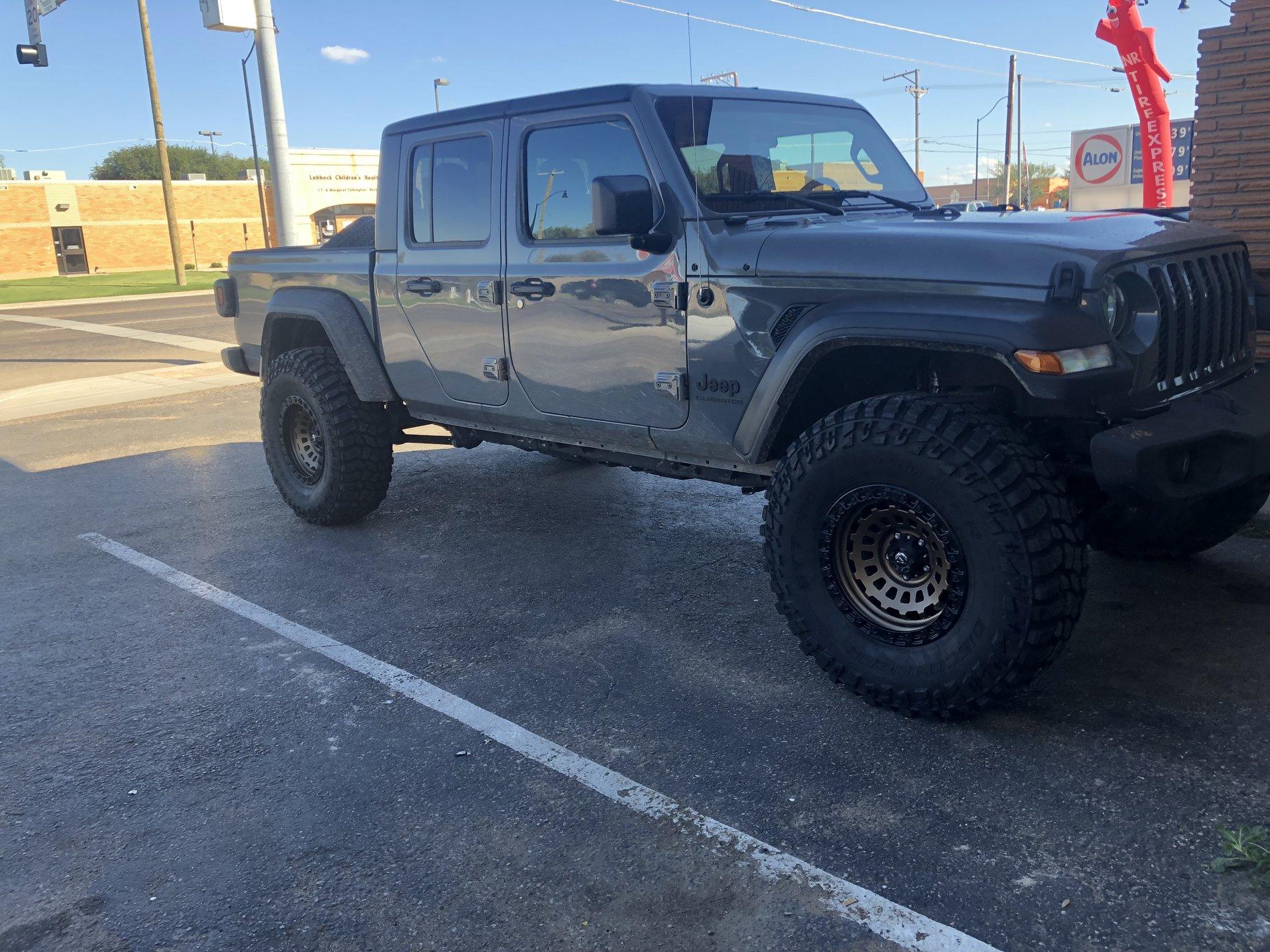 Jeep Gladiator Sport S Max Tow Build 5C95F38E-22C5-4C40-9468-51BD3CD0E446