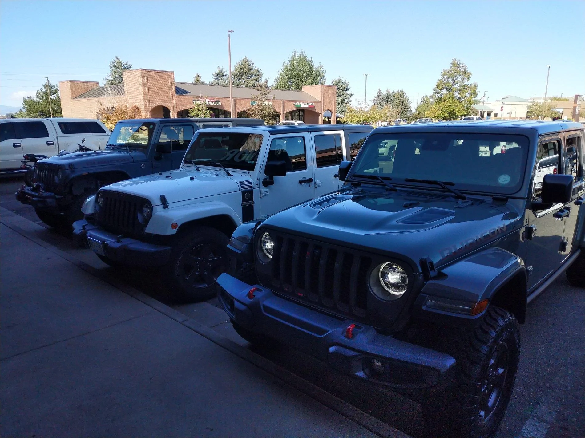 Jeep Gladiator Jeeps Parking Next To Jeeps IMG_20191006_102849