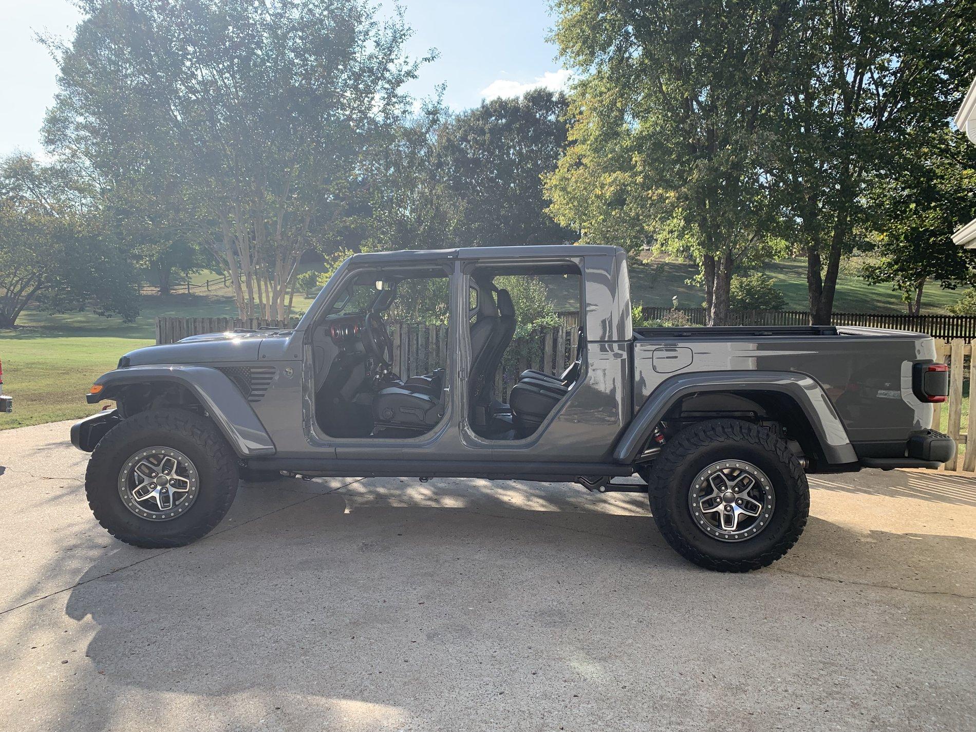 Jeep Gladiator What wheels are you putting on you JT? 6658B069-A412-403A-AD51-C8A8576D9D02