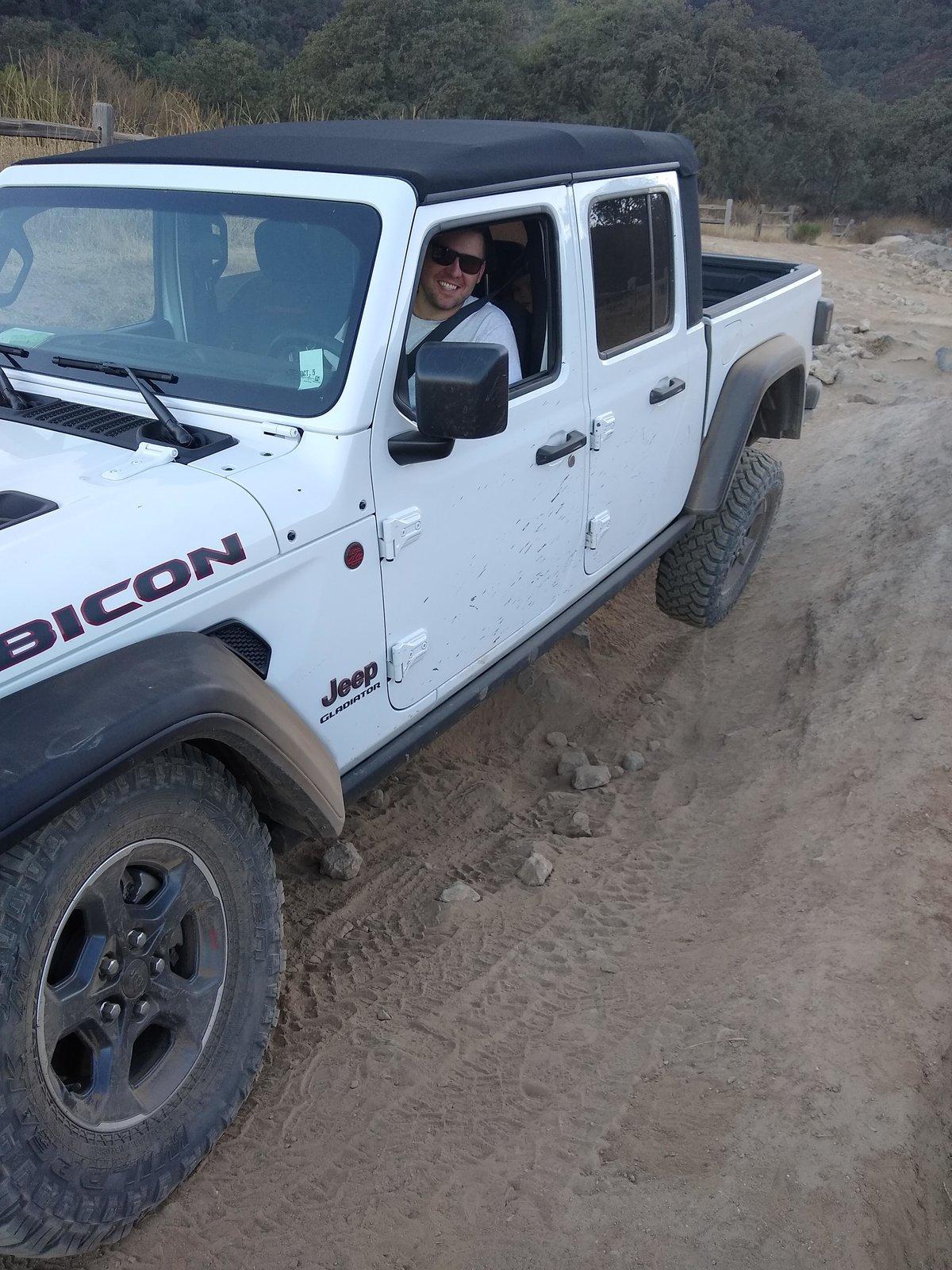 Jeep Gladiator BRIGHT WHITE Gladiator JT Club IMG_20191005_172620931