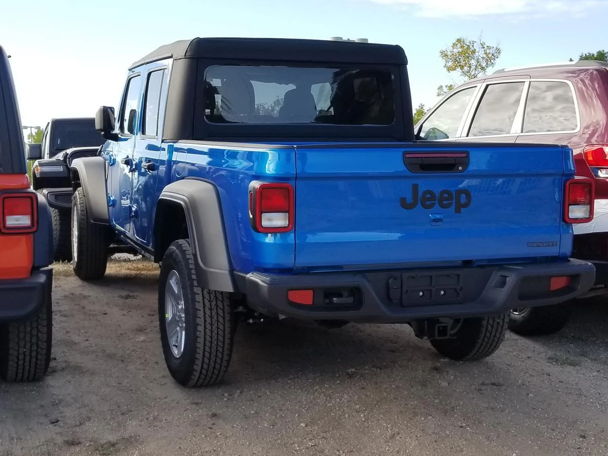 Jeep Gladiator HYDRO BLUE PEARL Gladiator JT Club B81F9837-BFA1-4B1C-8ED6-225B976860AB