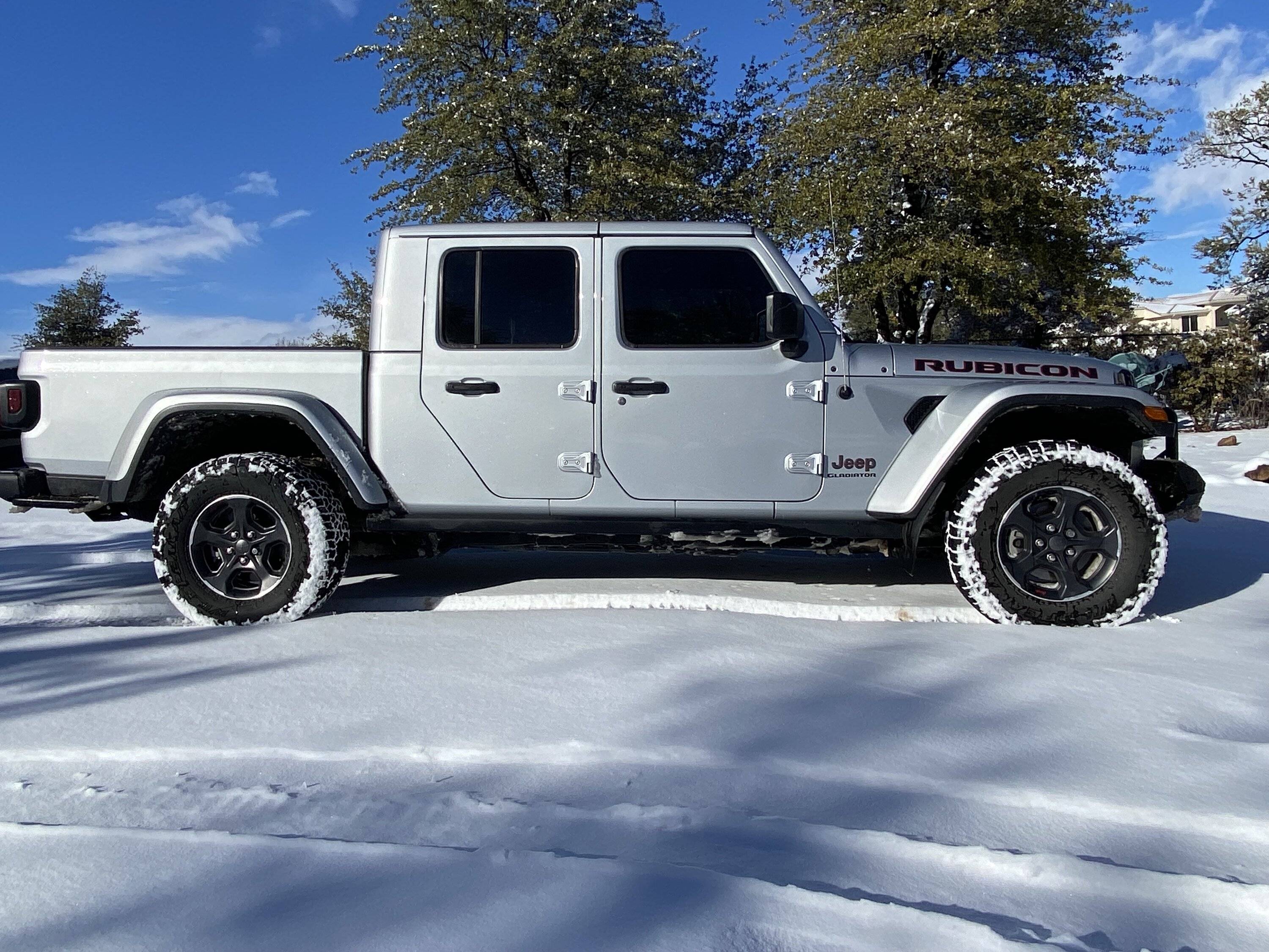 Jeep Gladiator SILVER ZYNITH Gladiator JT Club IMG_4785