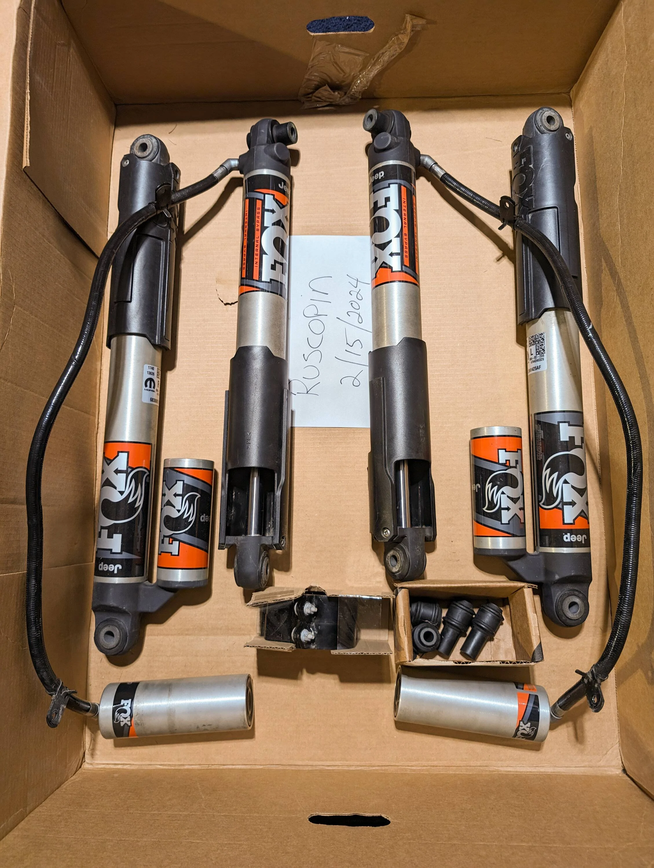 Jeep Gladiator OE Mojave FOX 2.5-inch internal bypass shocks $800 PXL_20240216_014844470.MP