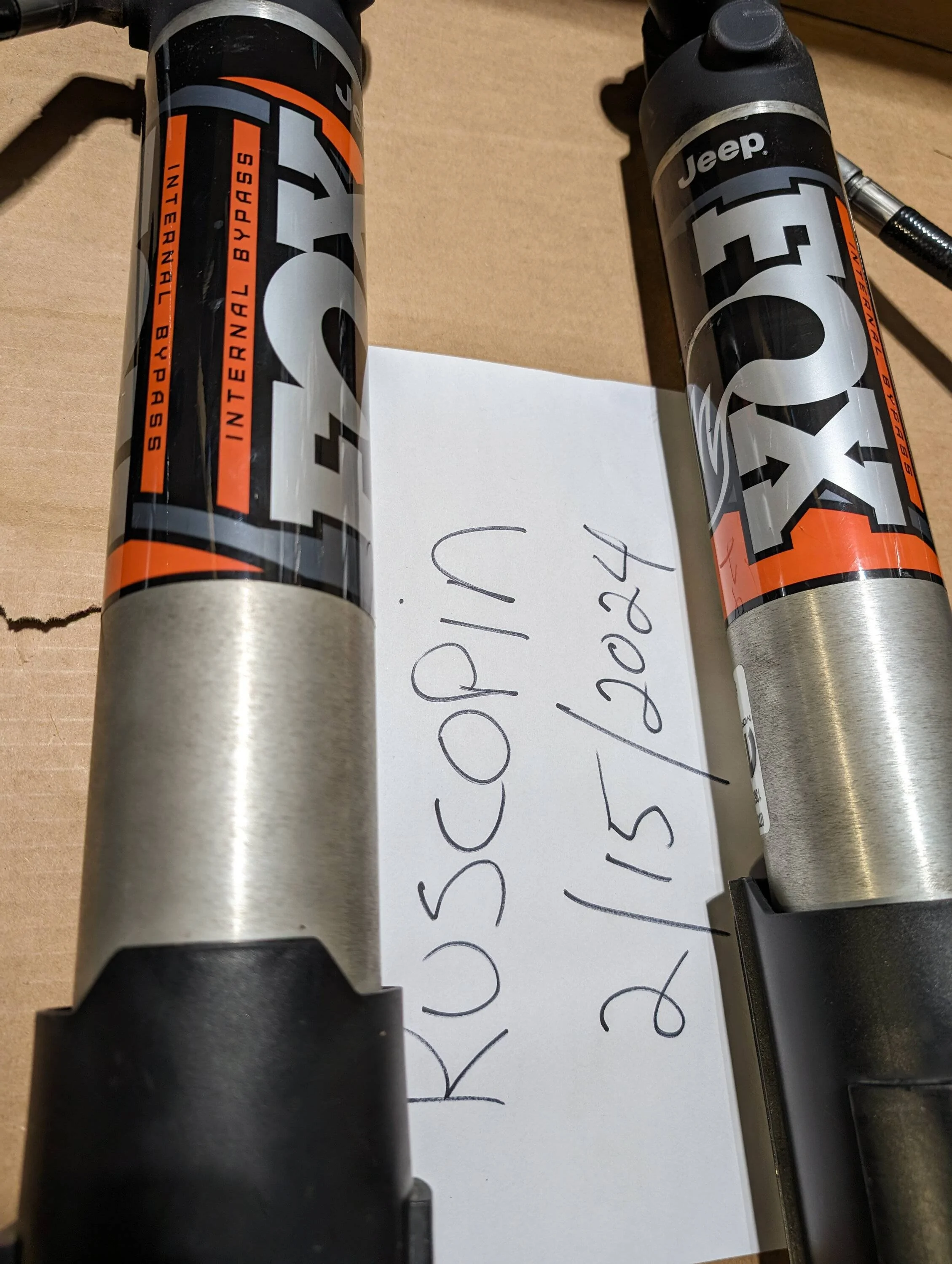Jeep Gladiator OE Mojave FOX 2.5-inch internal bypass shocks $800 PXL_20240216_014953186