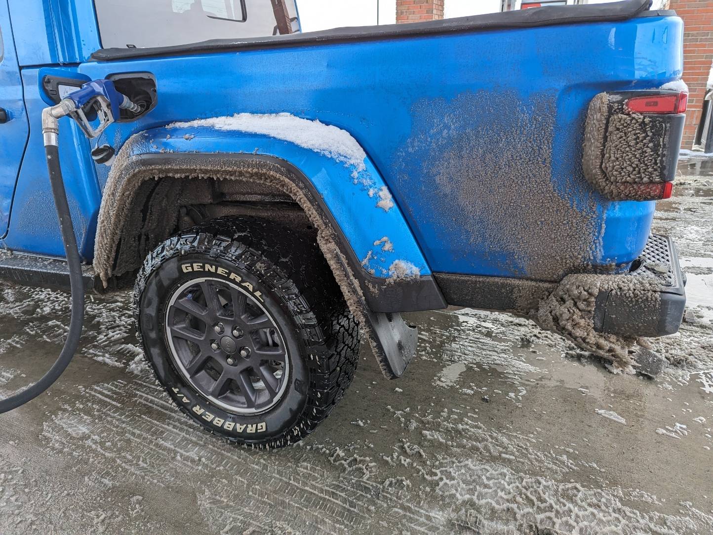Jeep Gladiator Parking your Jeep outside PXL_20240216_173621196