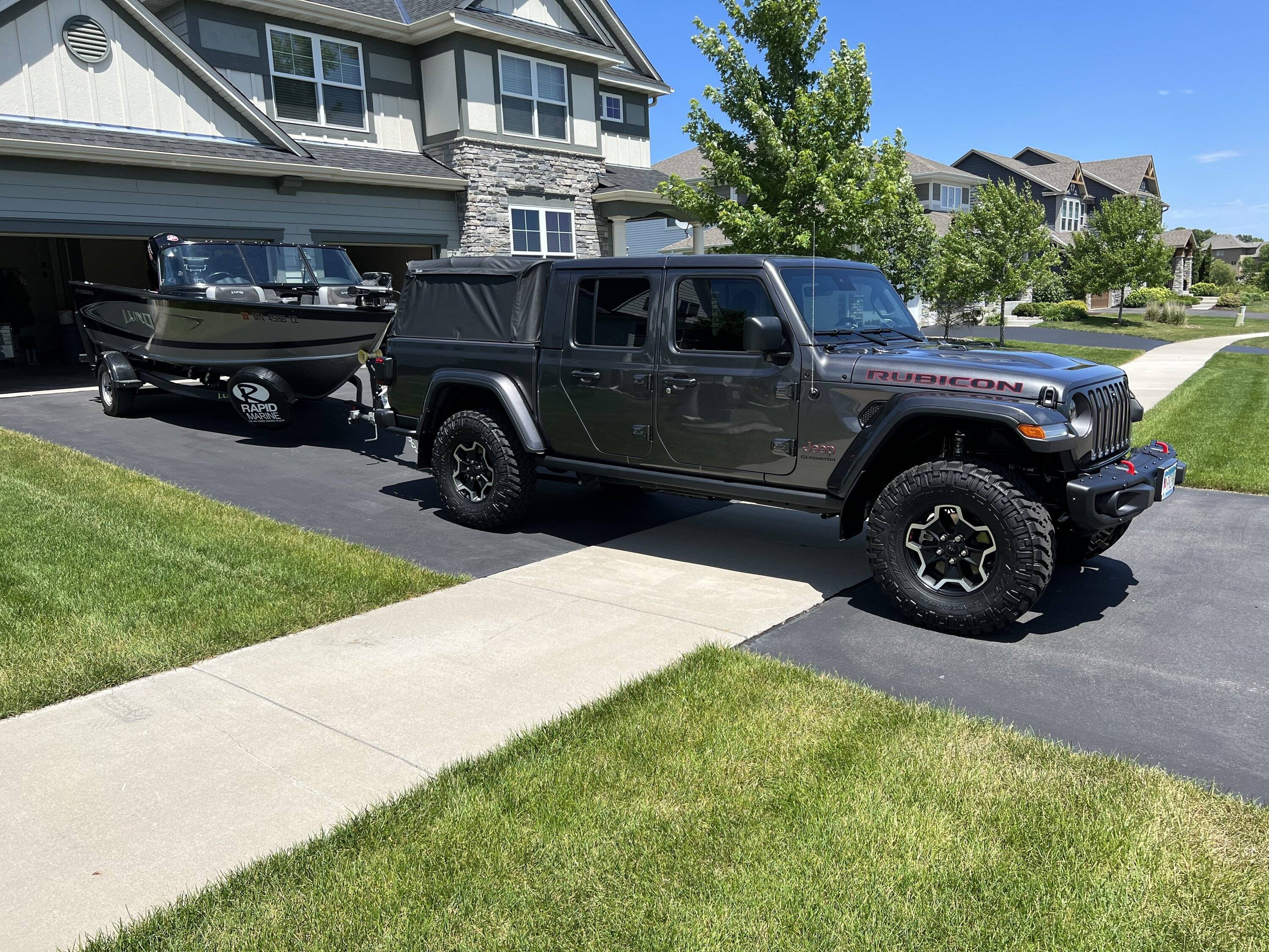 Jeep Gladiator Gladiators on Mopar 2" Lift Kit IMG_0806