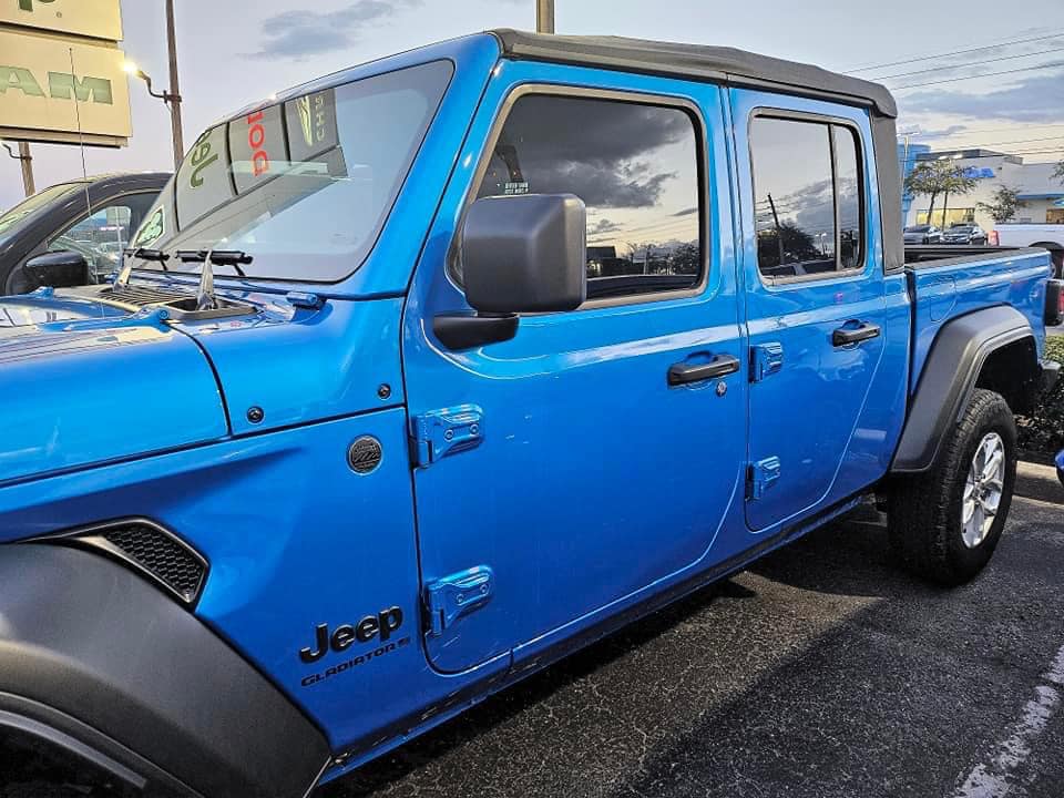 Jeep Gladiator Looking for Hard Top 424742506_3721820434811618_3875992615828915182_n