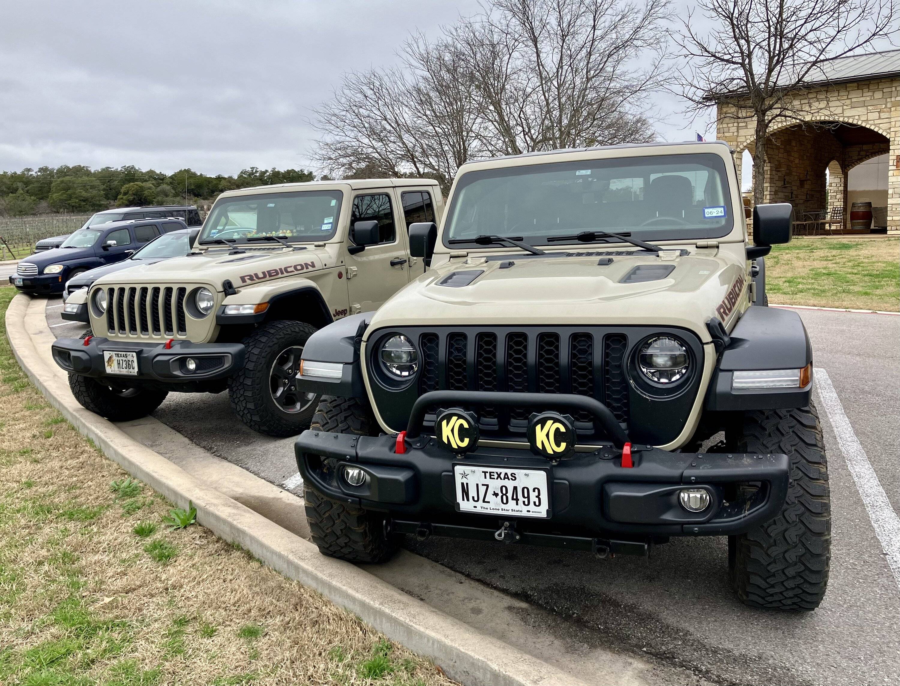 Jeep Gladiator Jeeps Parking Next To Jeeps IMG_9138