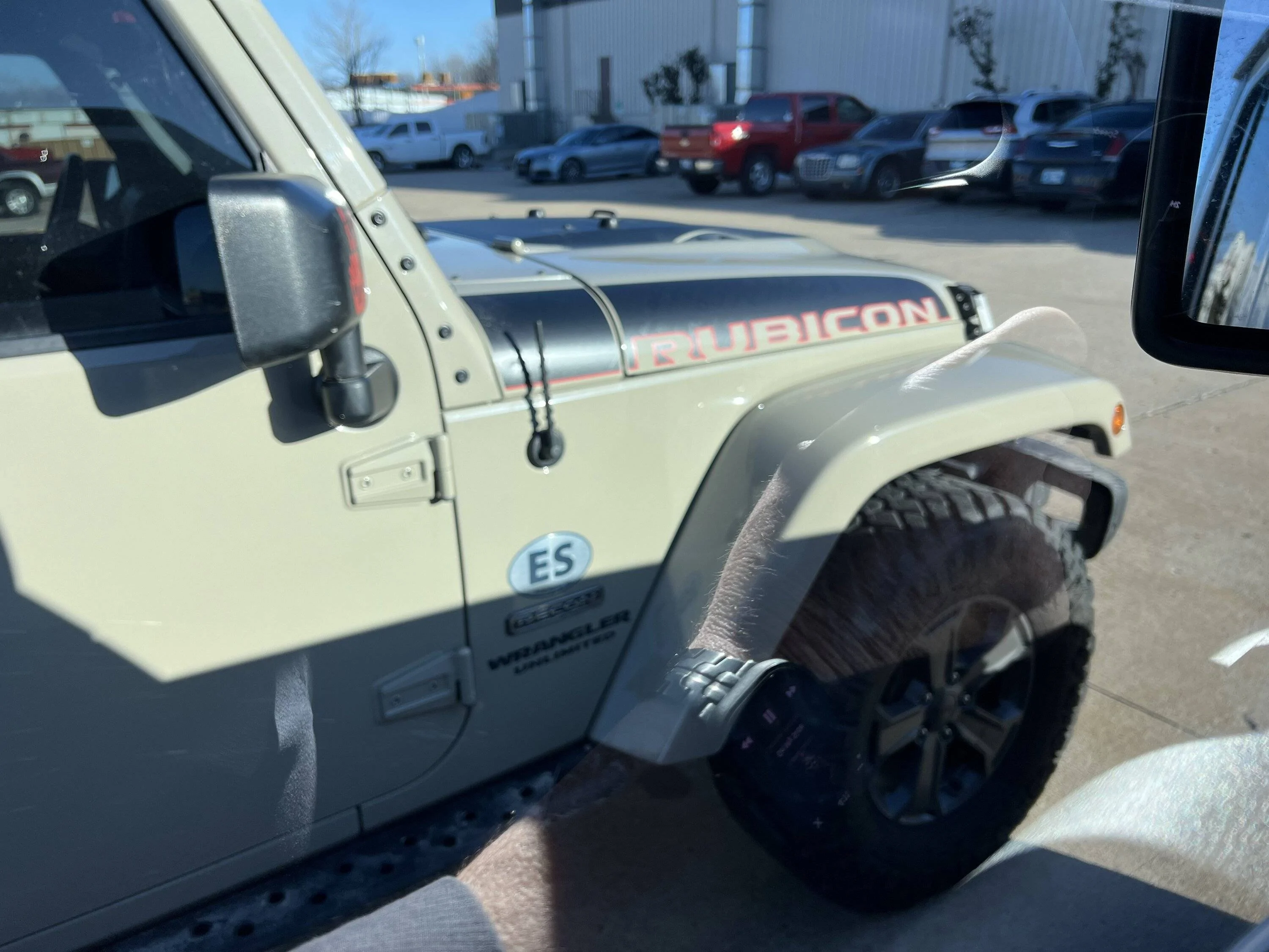 Jeep Gladiator Jeeps Parking Next To Jeeps IMG_2640