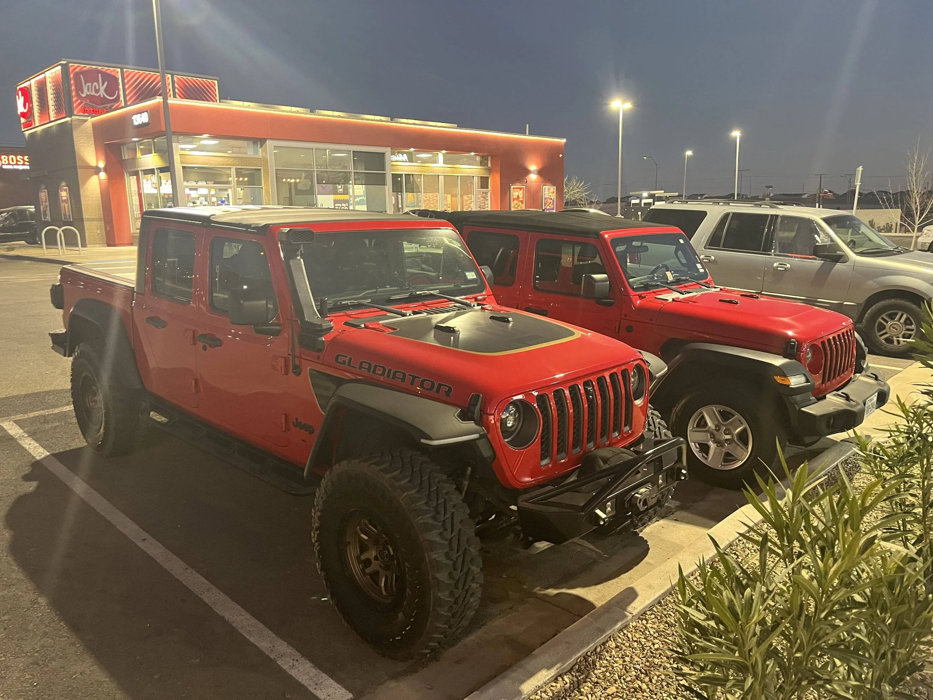 Jeep Gladiator Jeeps Parking Next To Jeeps IMG_9093[1]