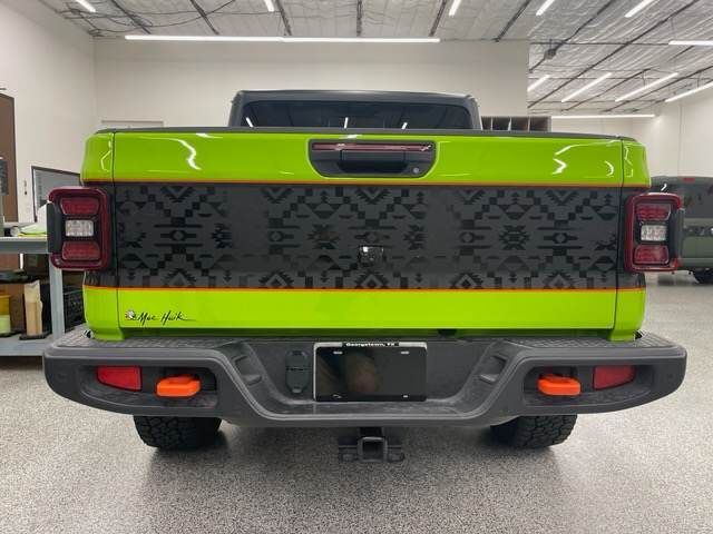 Jeep Gladiator Jeep Gladiator Tailgate Wrap 421160815_294188533277188_4065809552300892207_n
