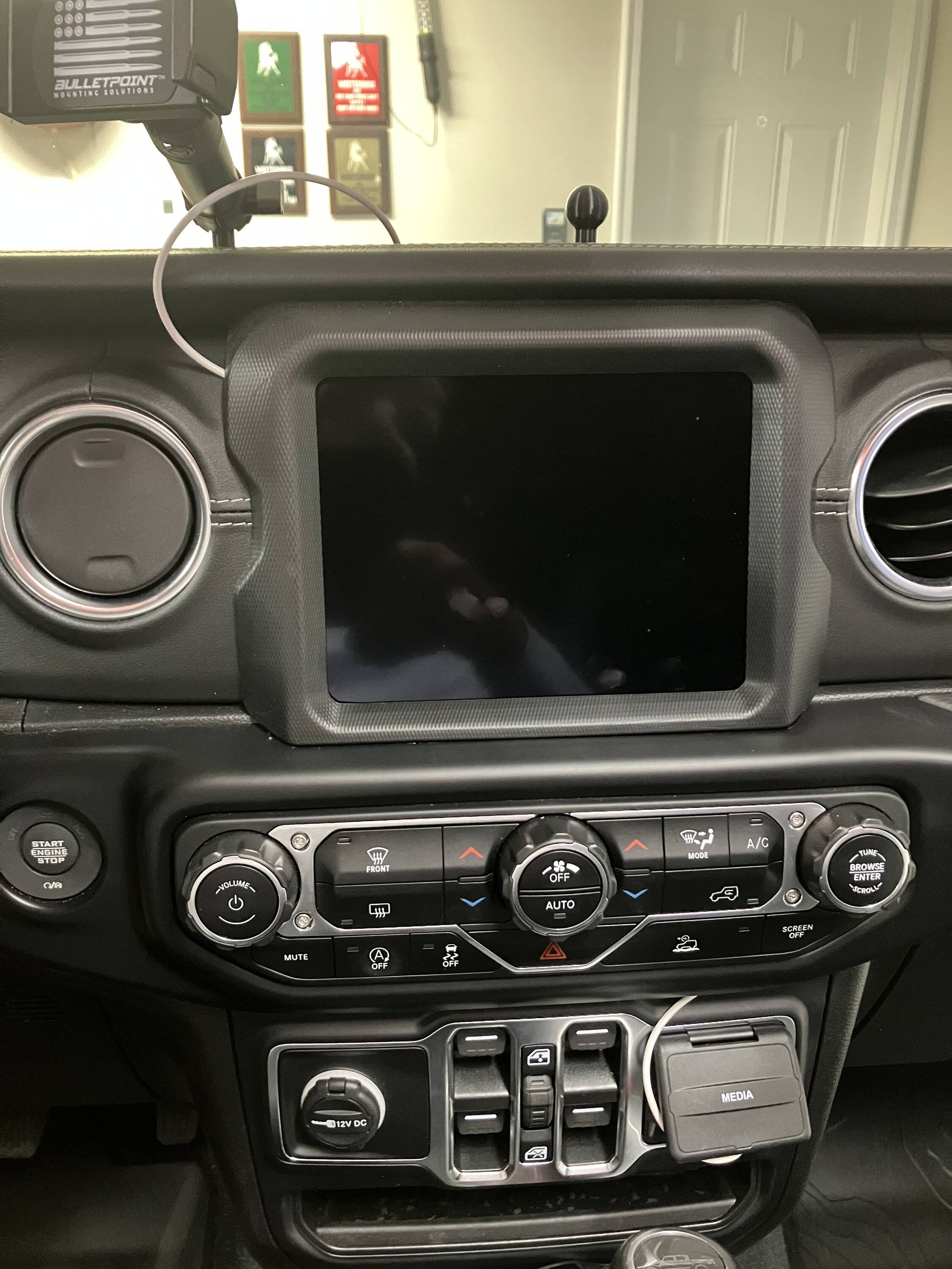 Jeep Gladiator Bullet Proof or 67 Designs Phone Mount IMG_4218