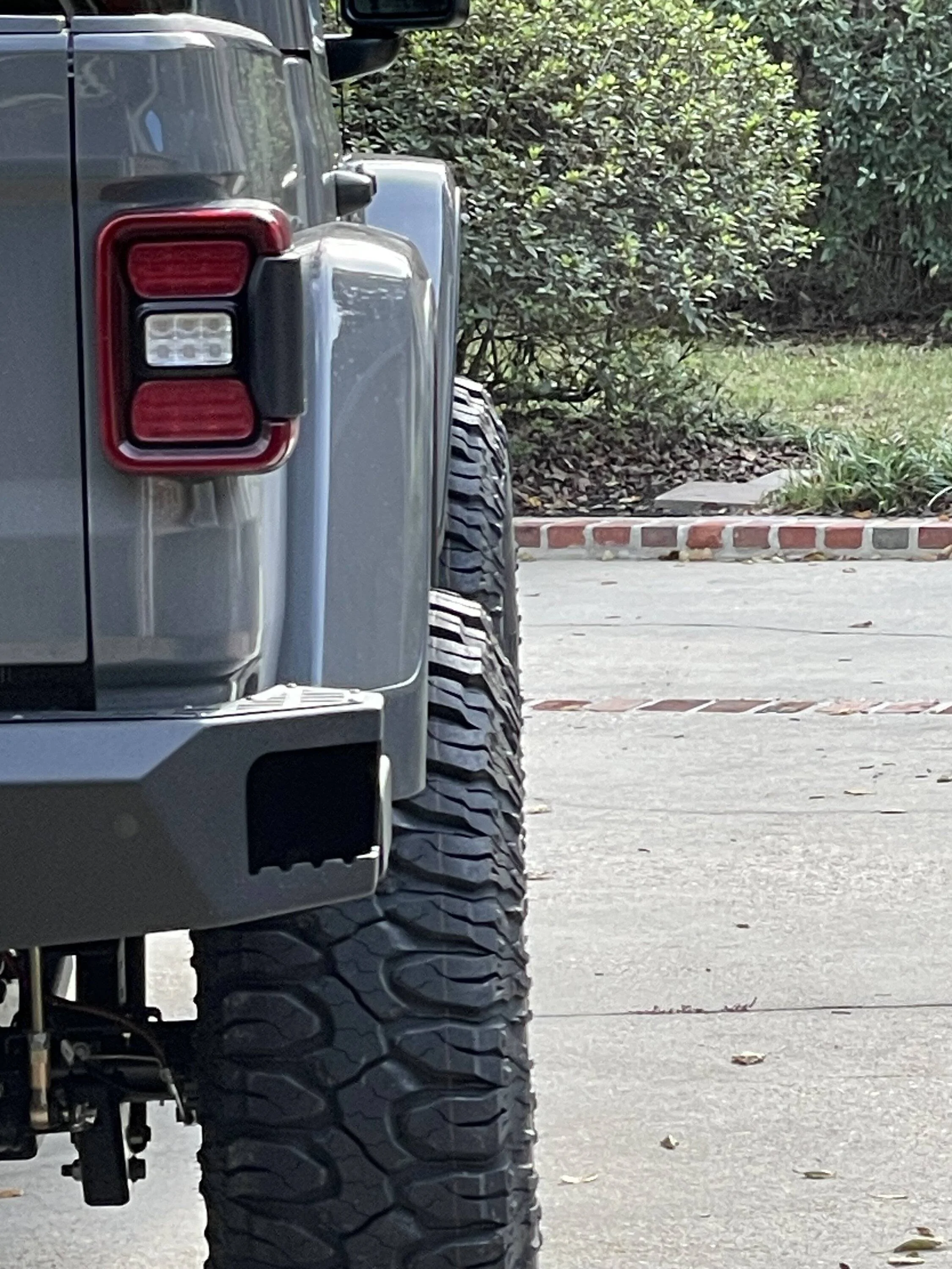 Jeep Gladiator Help me decide? Wheel color and Backspacing IMG_6617