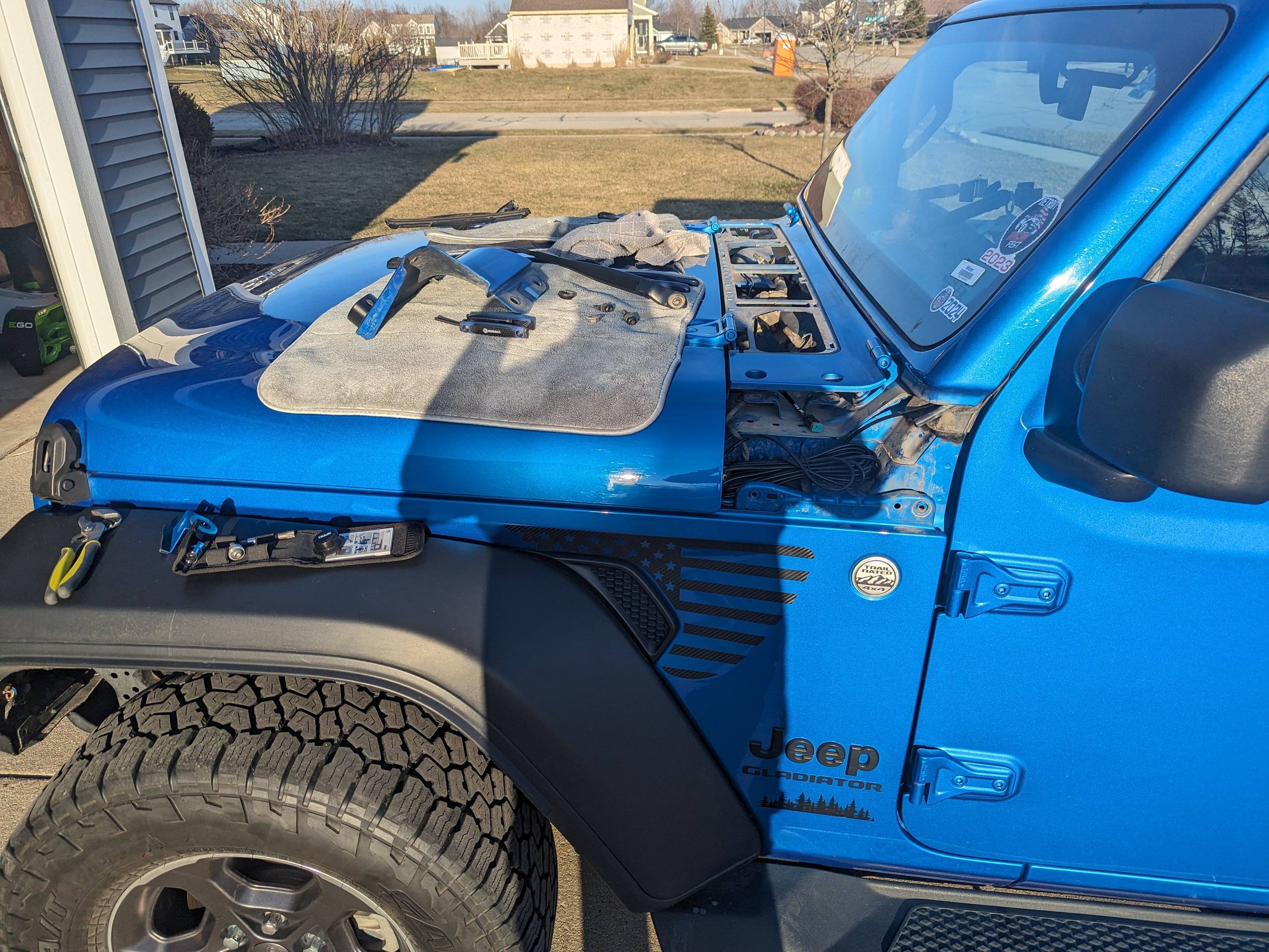 Jeep Gladiator Removing Wiper cowl (painted section) PXL_20240222_221119296.MP