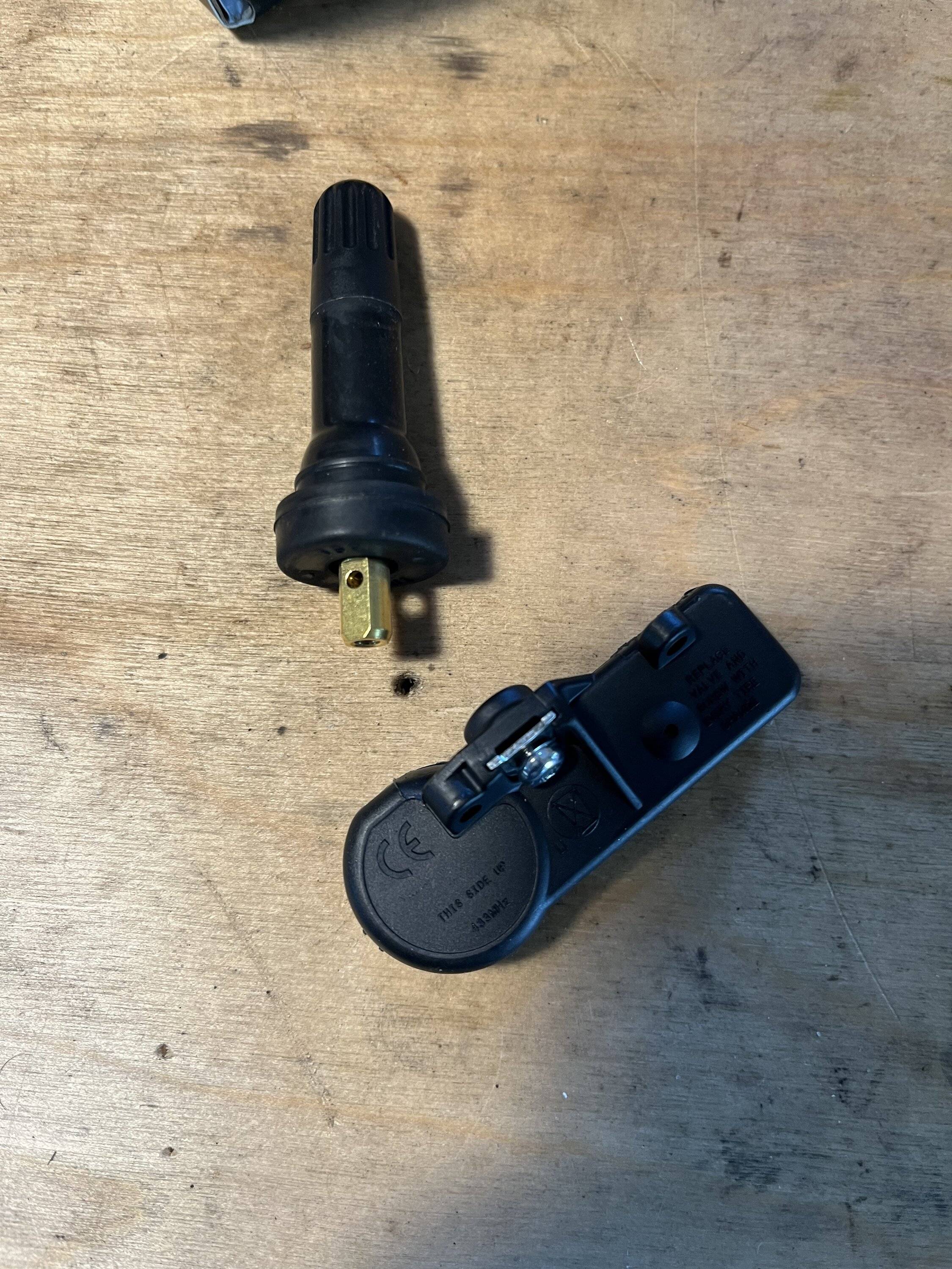 Jeep Gladiator TPMS not working but not sender in tire 83EBE48E-3F8C-4760-98A1-6162BC6C4C0B