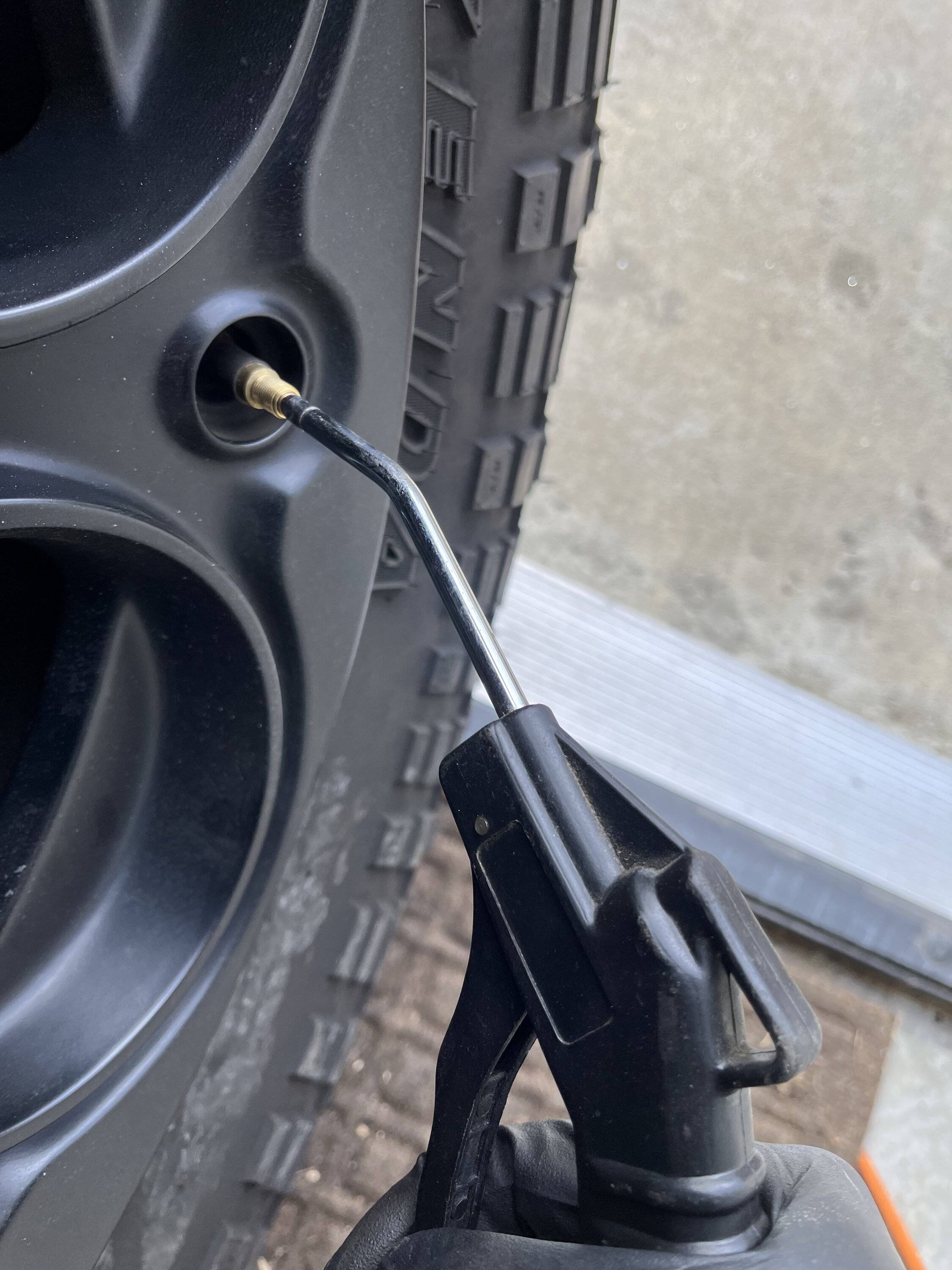 Jeep Gladiator TPMS not working but not sender in tire 4C68FF9A-8FE3-4D3E-965B-0850E718ED83