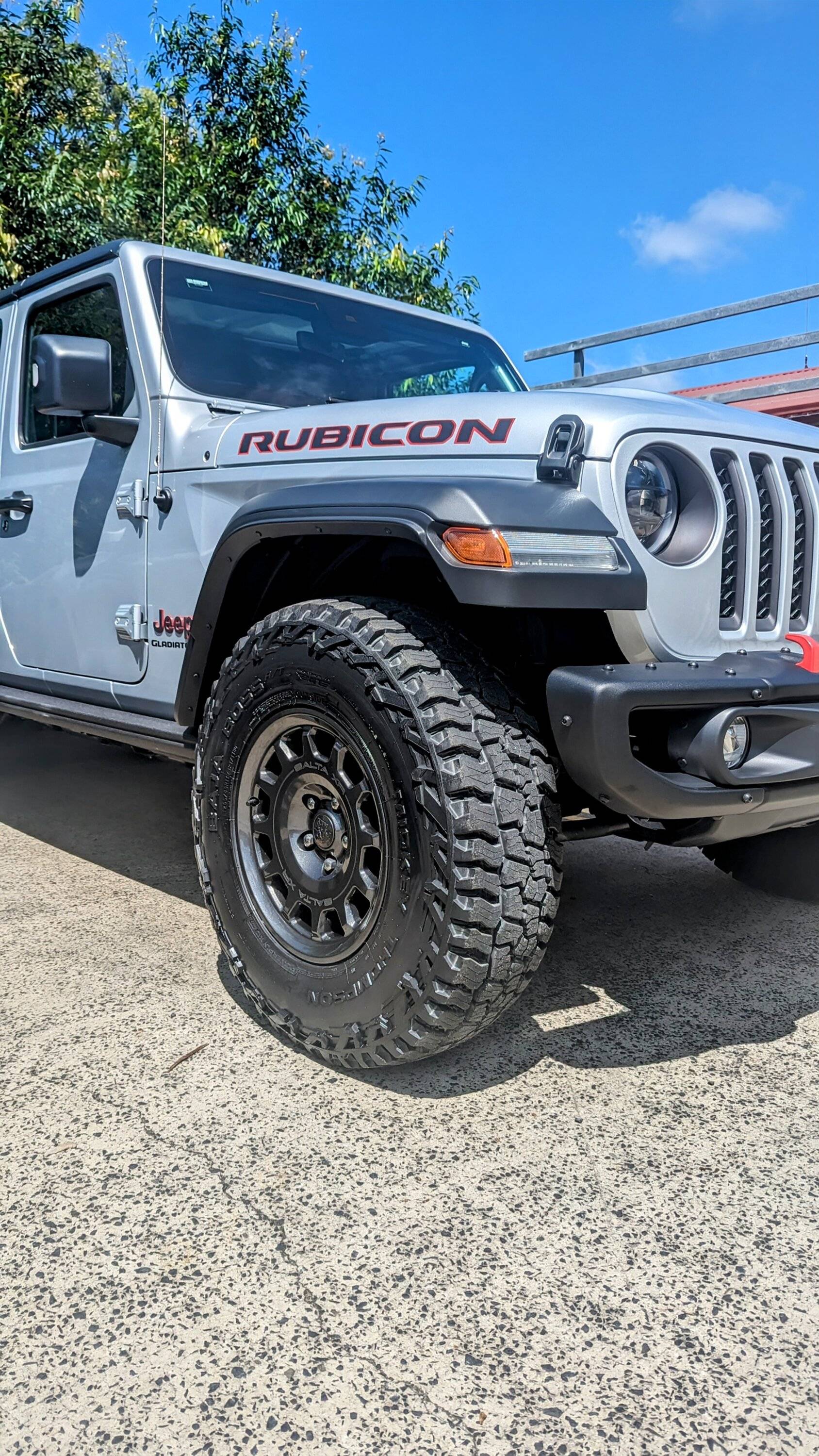 Jeep Gladiator Anyone go with more narrow 35” tires? PXL_20240222_005117899~2