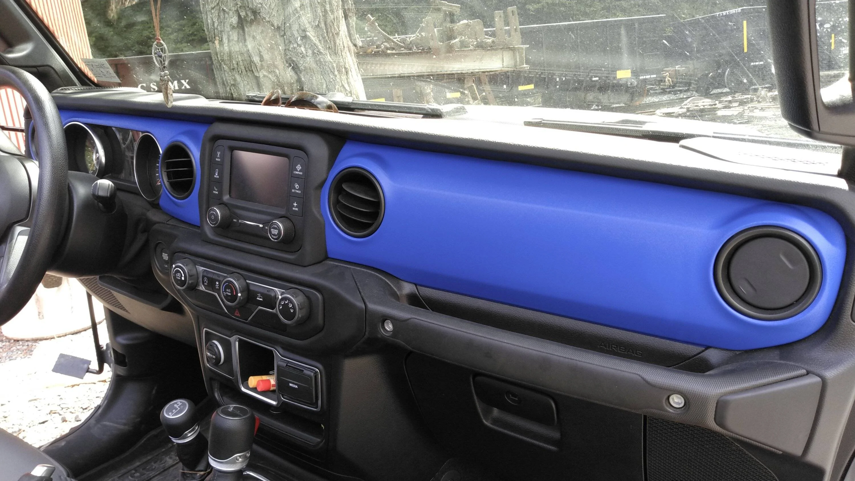 Jeep Gladiator BLACK DASH TRIM? KIMG1384