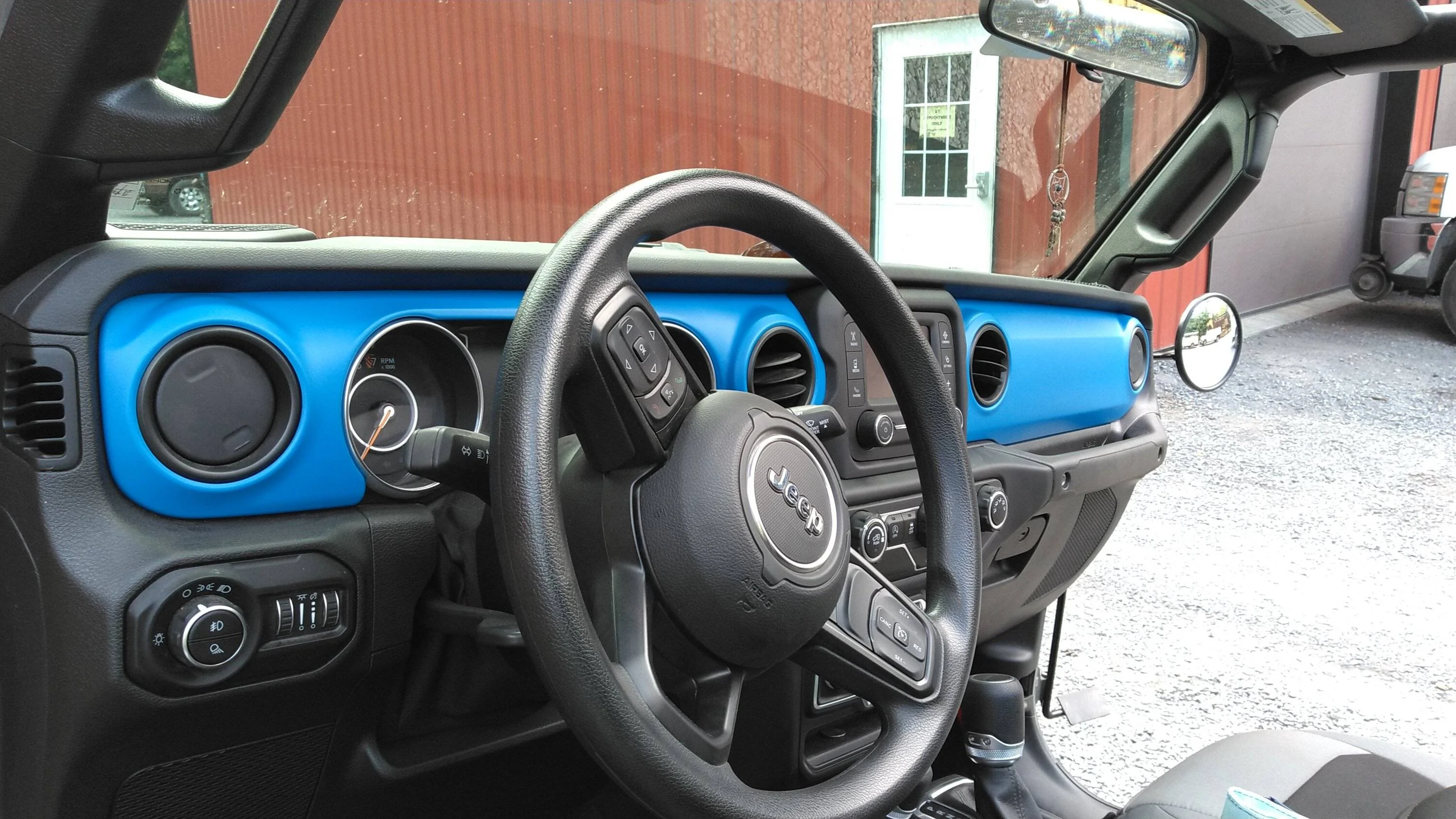 Jeep Gladiator BLACK DASH TRIM? KIMG1385_01_BURST1001385_COVER