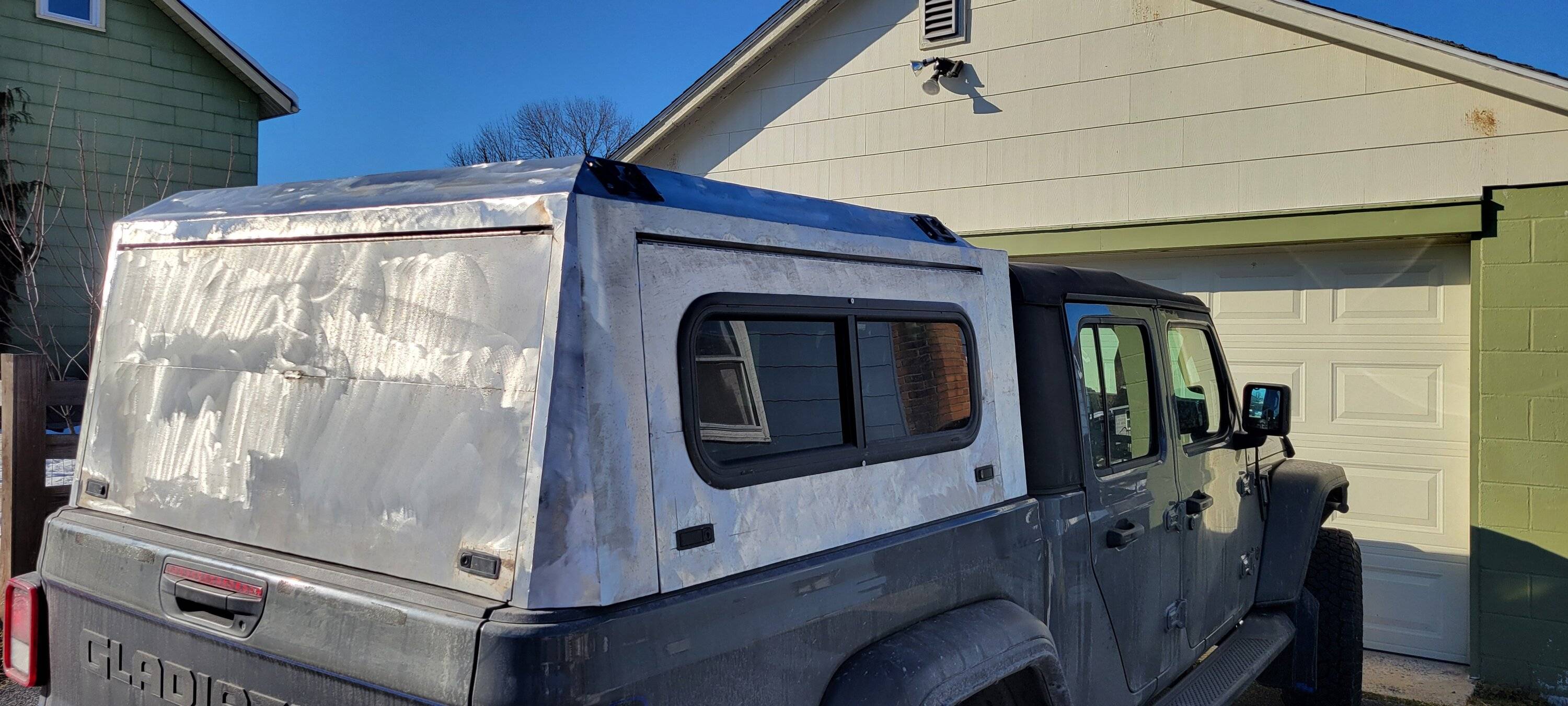 Jeep Gladiator My DIY bed cap 20240219_151422