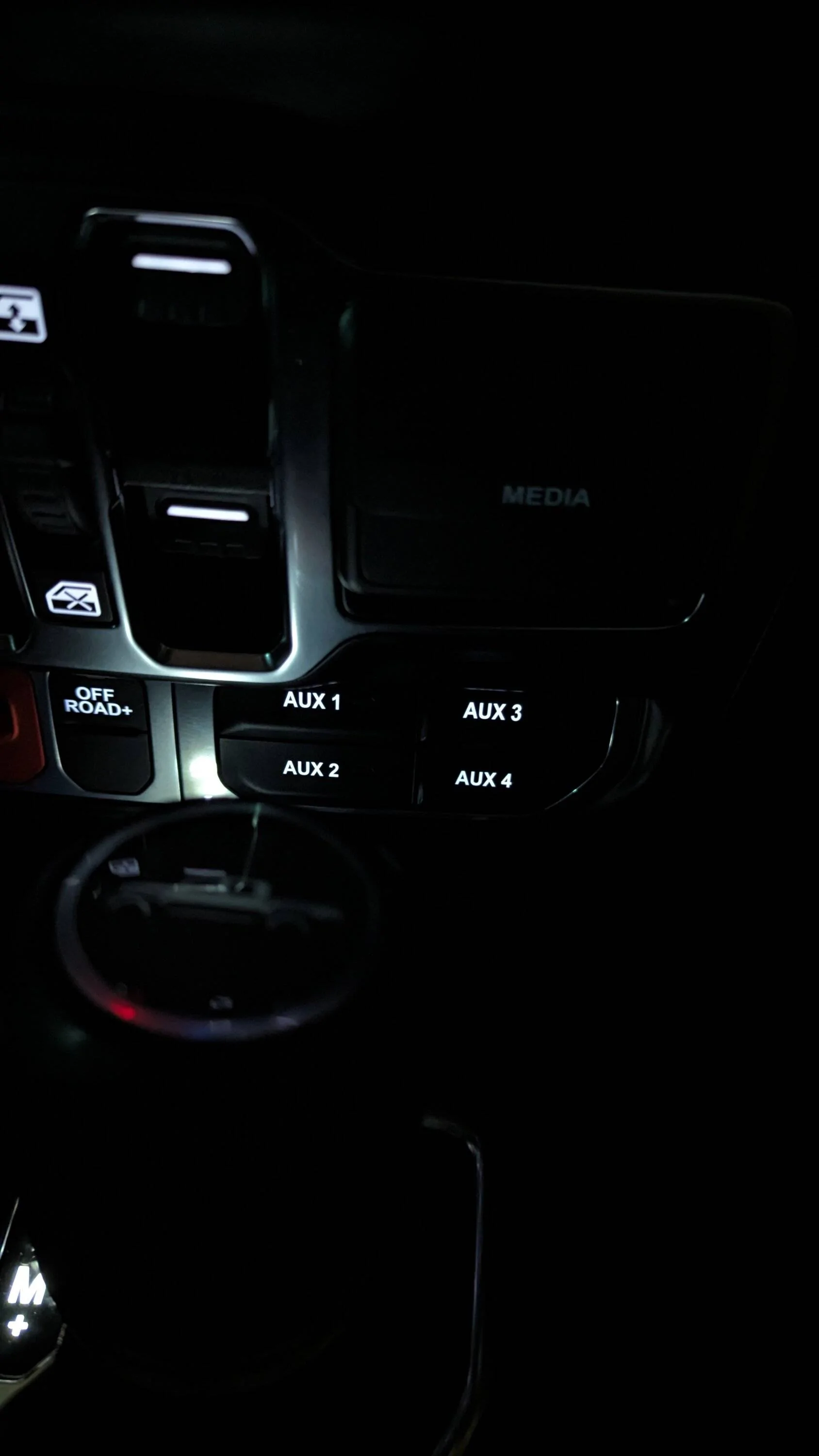 Jeep Gladiator Aux switches backlit when the headlights are on? PXL_20240225_222216505