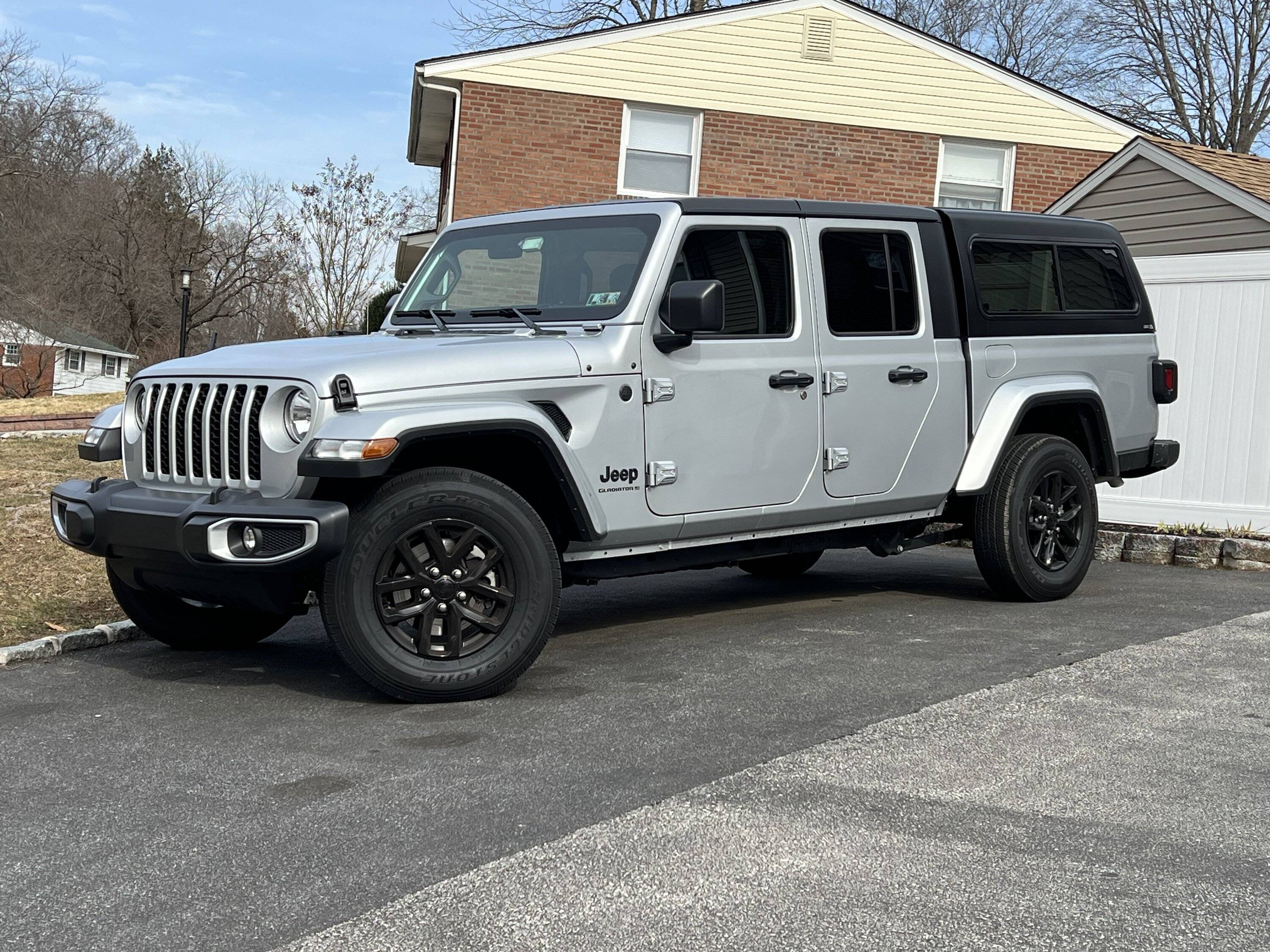 Jeep Gladiator SILVER ZYNITH Gladiator JT Club 1 - 2023 Jeep Gladiator.01
