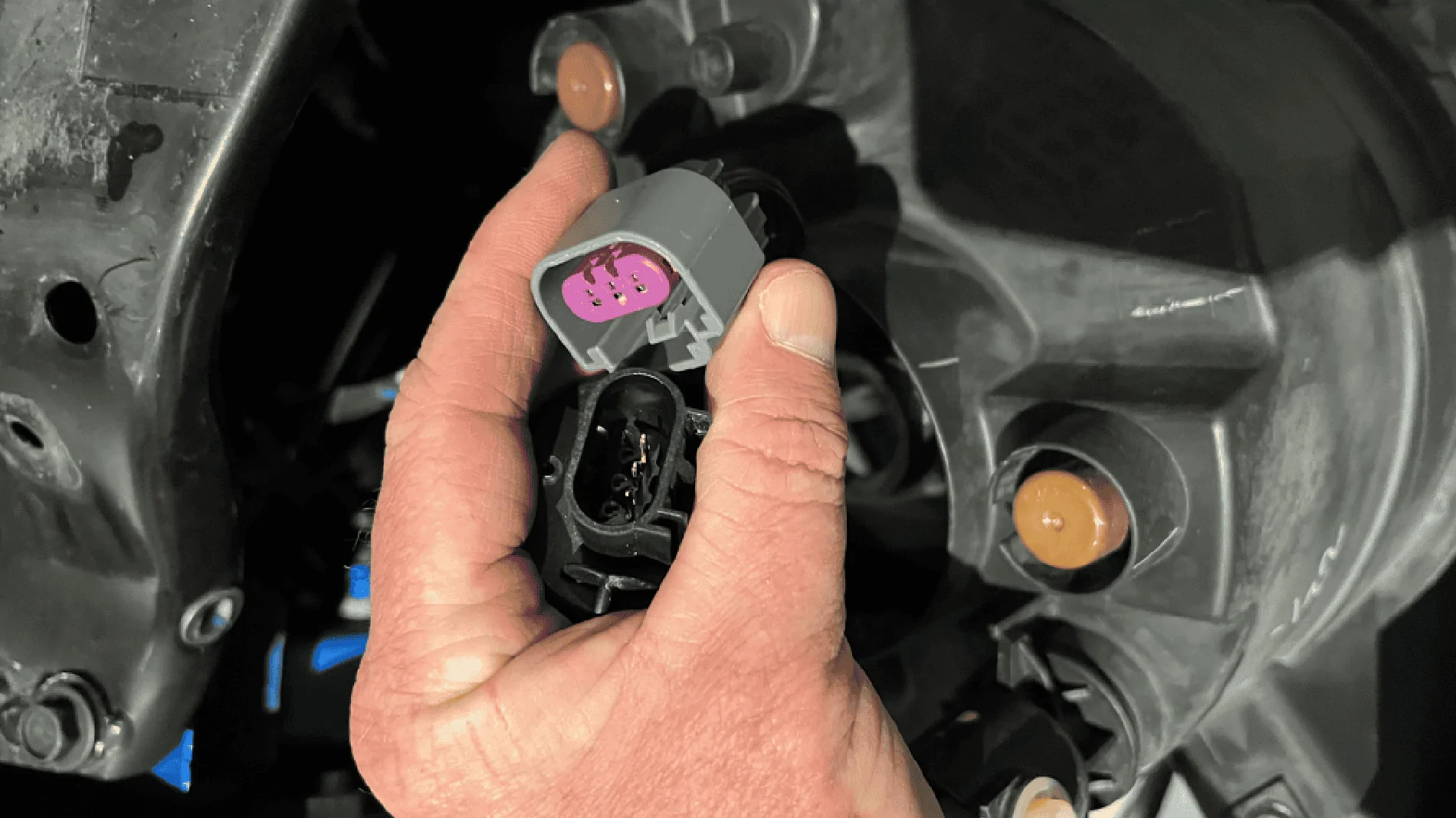 Jeep Gladiator Halogen to LED bulb swap issue IMG_6585