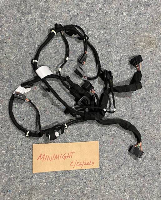 Jeep Gladiator Front door wiring harnesses (non-proximity) IMG_0884