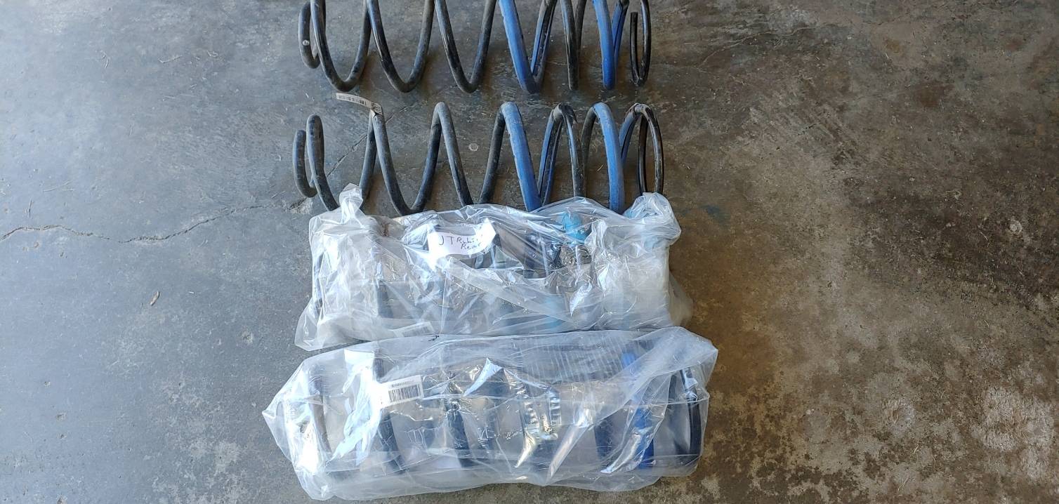 Jeep Gladiator Rubi springs/coils on stock Sport S 20200728_115659