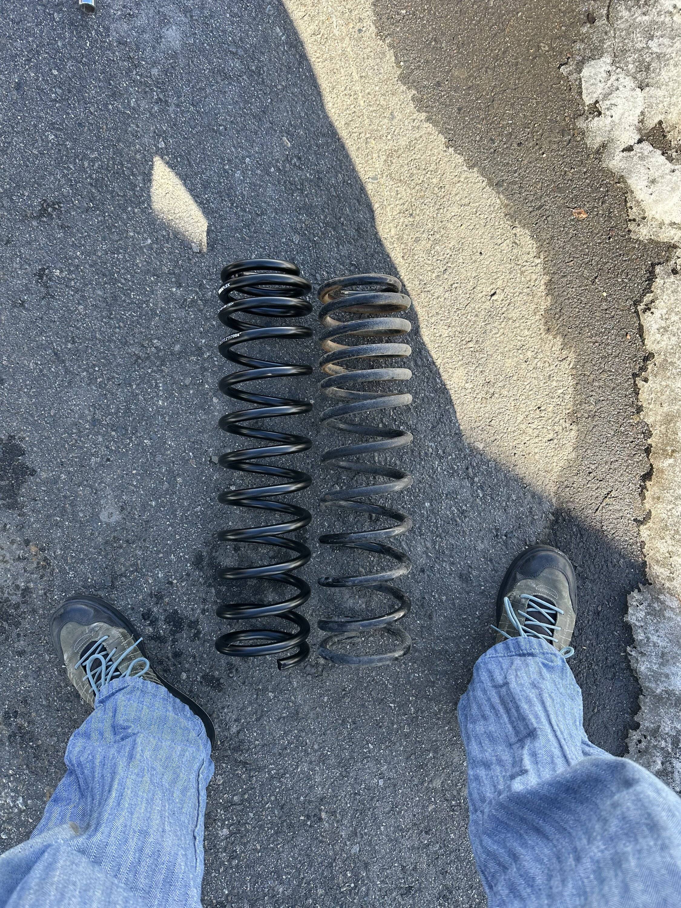 Jeep Gladiator How quickly can I put longer springs in the front IMG_8471