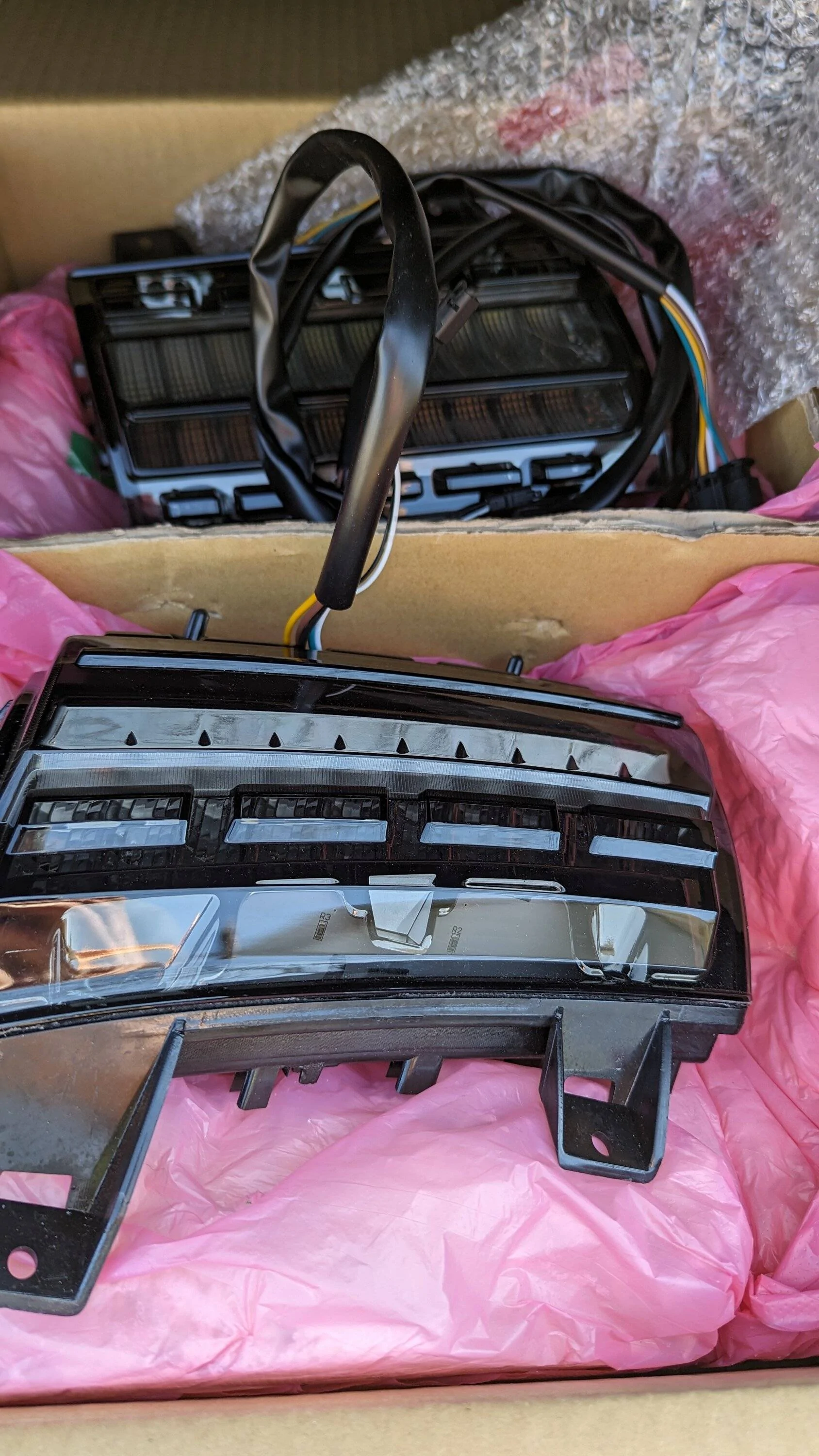 Jeep Gladiator Raxiom Axial Sequential Turn Signals $130 OBO never installed these are for the factory led Gladiators mine wasn't and I can't return. 1000002691