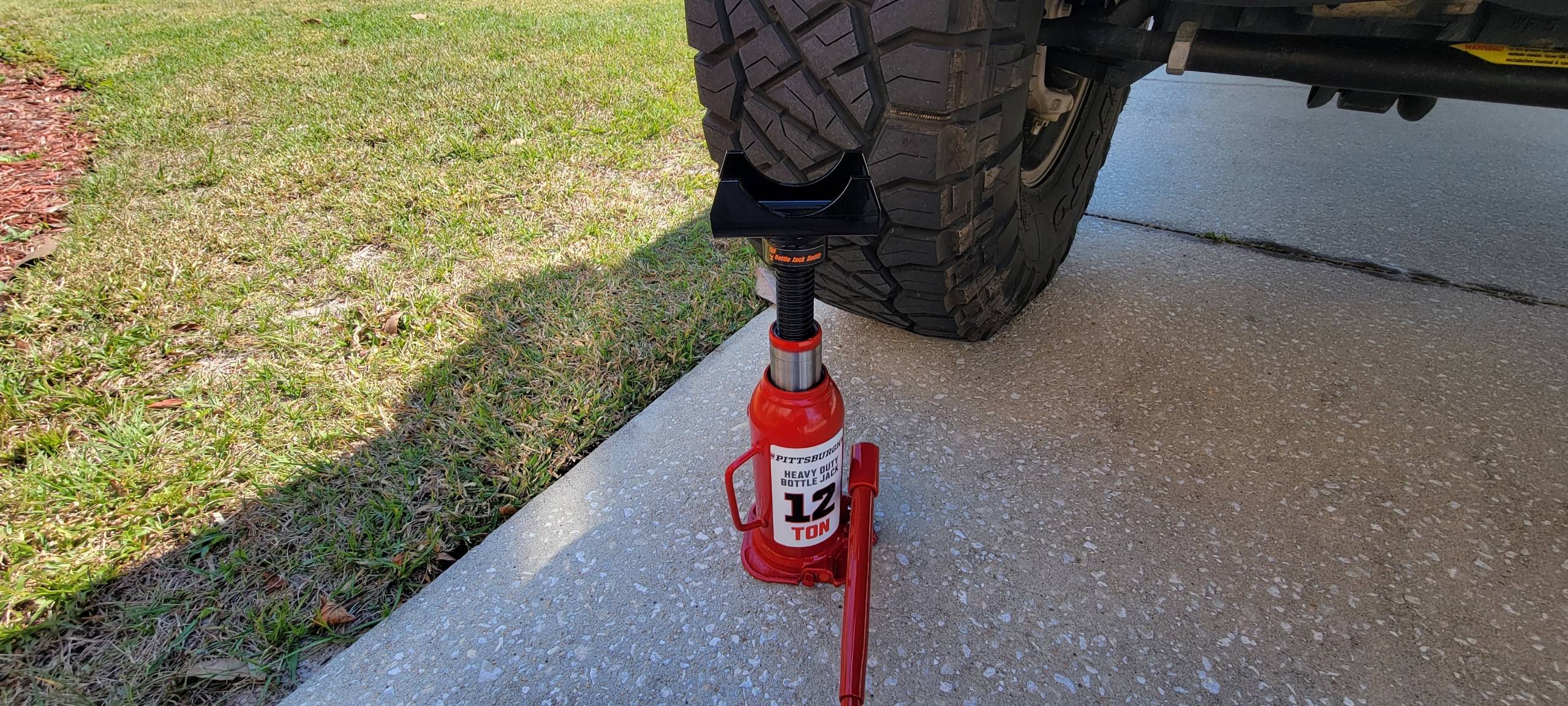 Jeep Gladiator Best Portable Jack for lifted truck Resized_20240202_133519_1706899325895