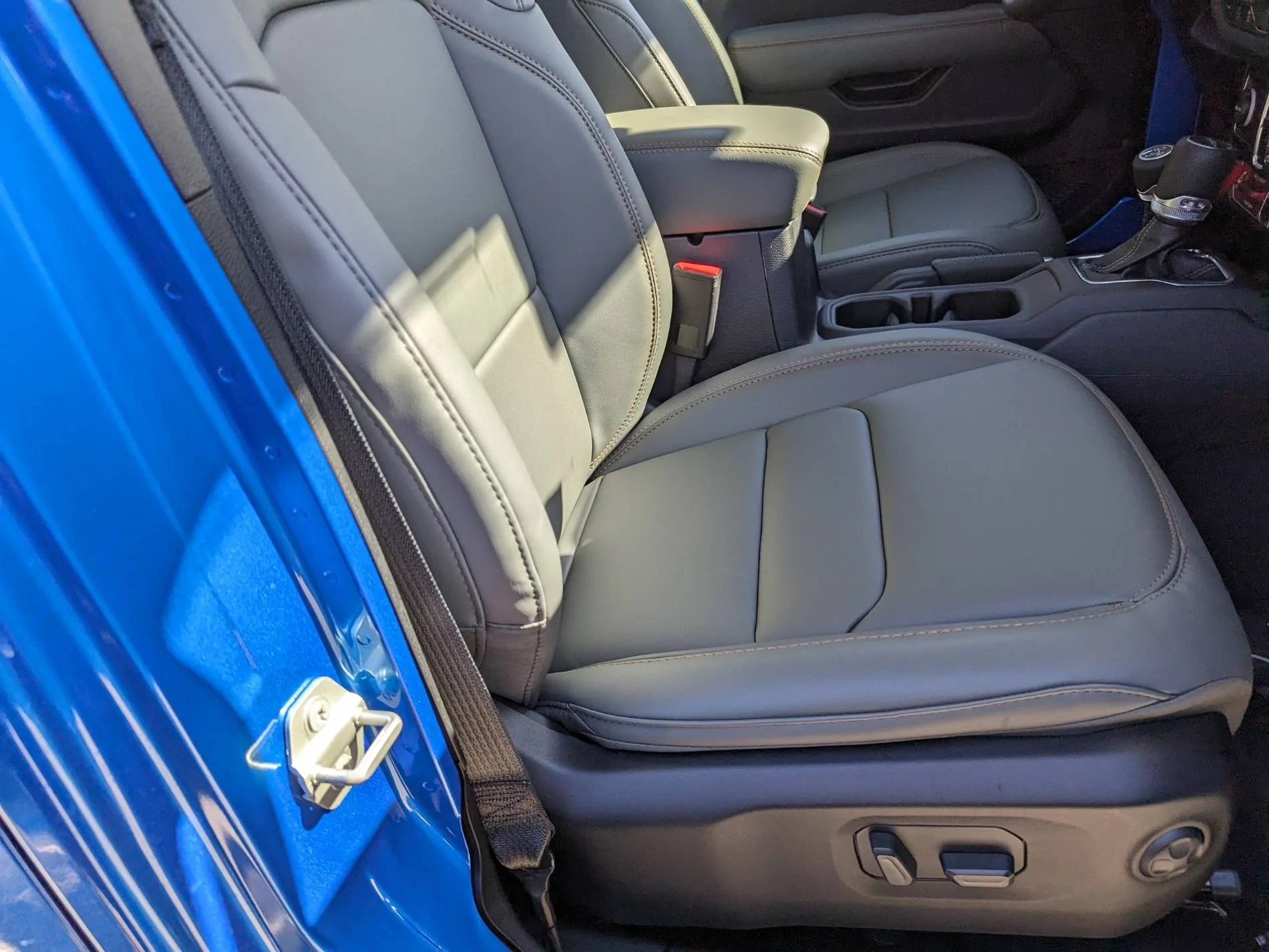 Jeep Gladiator For anyone interested in Mojave X interior colors - PXL_20240229_174418569
